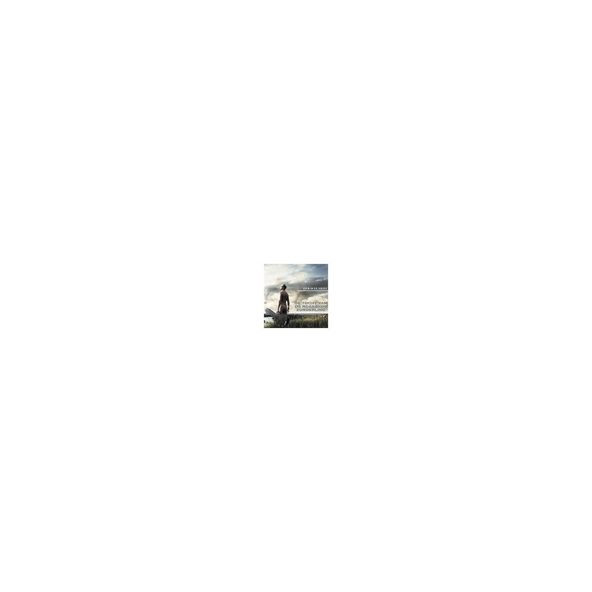Pochette d'album avec une personne en arrière-plan, au premier plan avec du texte et un ciel nuageux.