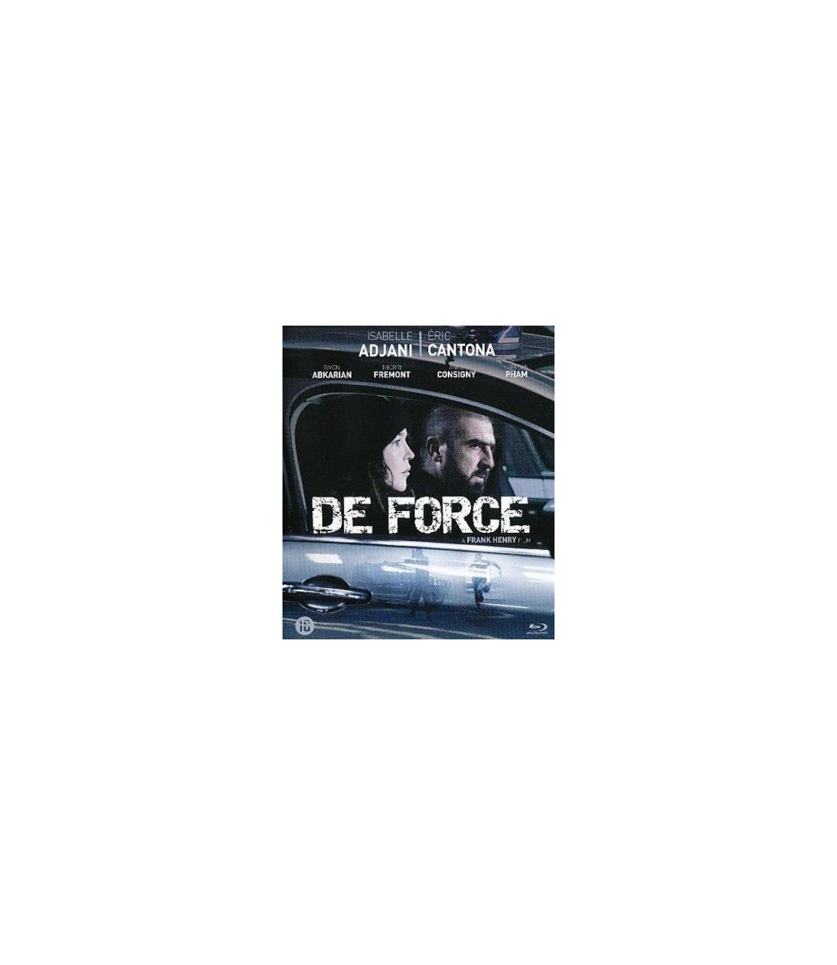 De Force dvd-cover: Twee mensen in een auto, met een achtergrond van de stad en tekst op de cover.