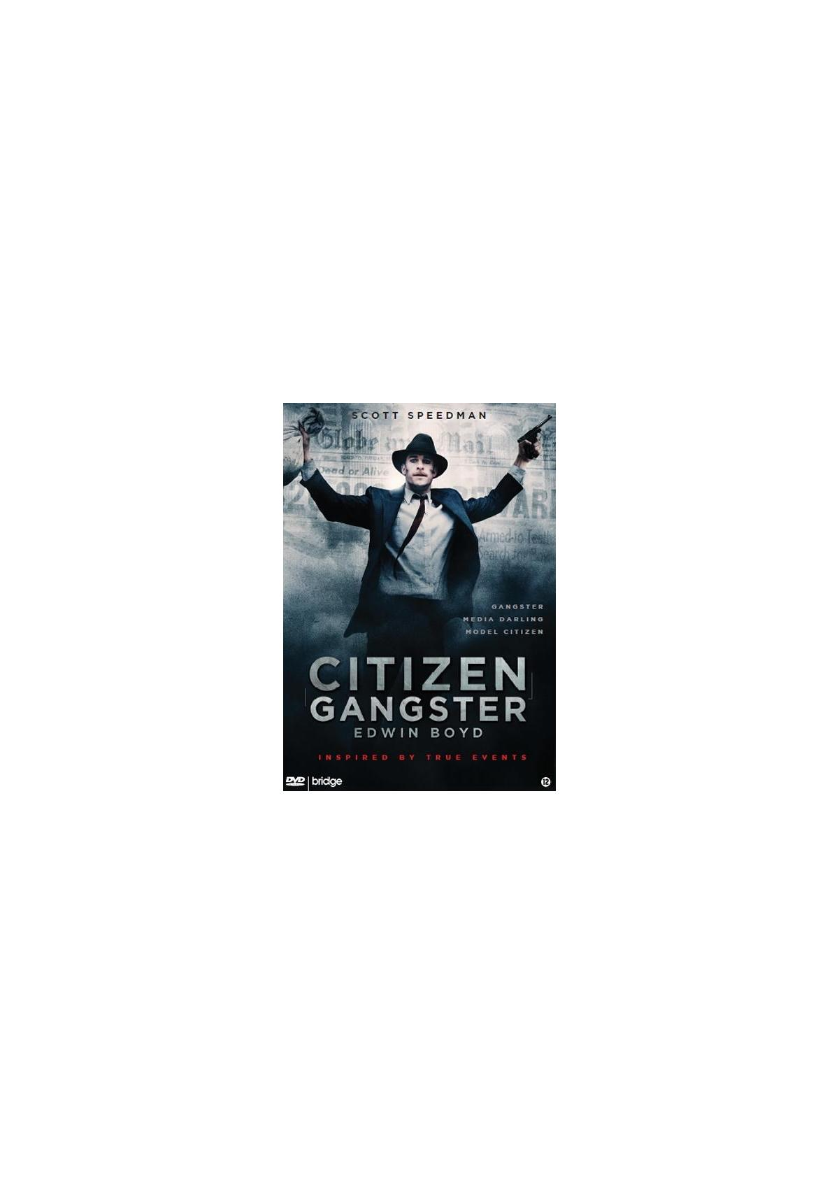 Couverture du DVD Citizen Gangster. Un homme en costume tient un chapeau et une arme en l'air.