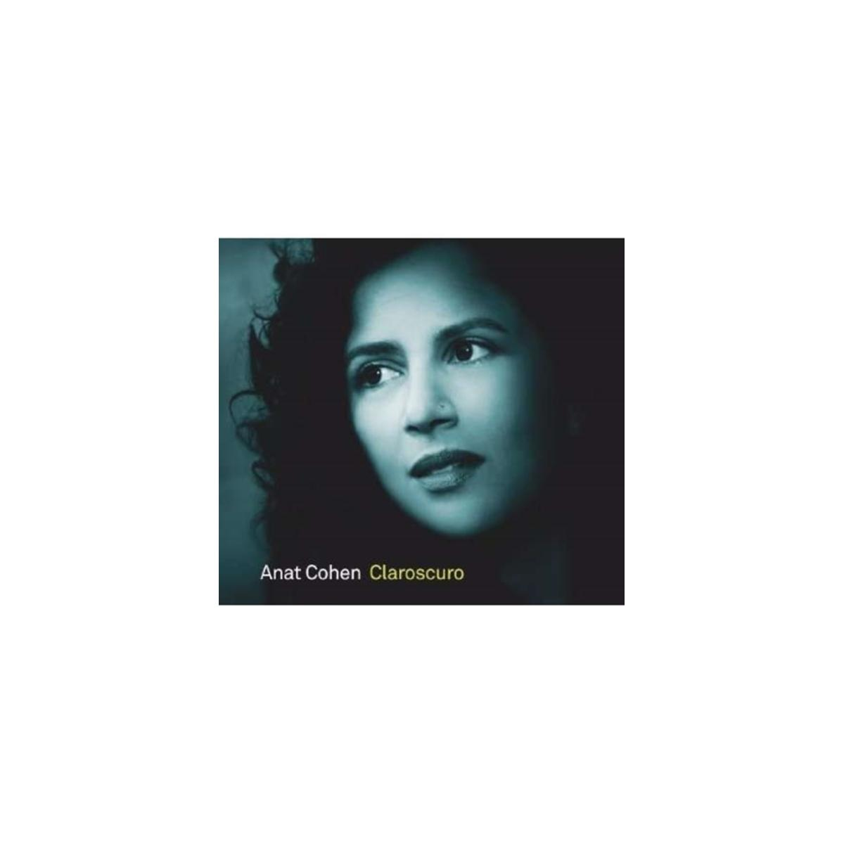 Albumhoes: Anat Cohen, "Claroscurro", het gezicht van een vrouw in blauwgroene tinten.
