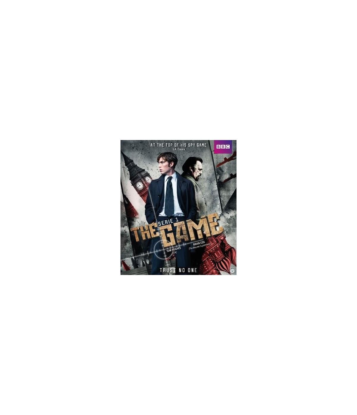 DVD-hoes: Twee mannen in pak. De titel is 'The Game', met een BBC-logo.