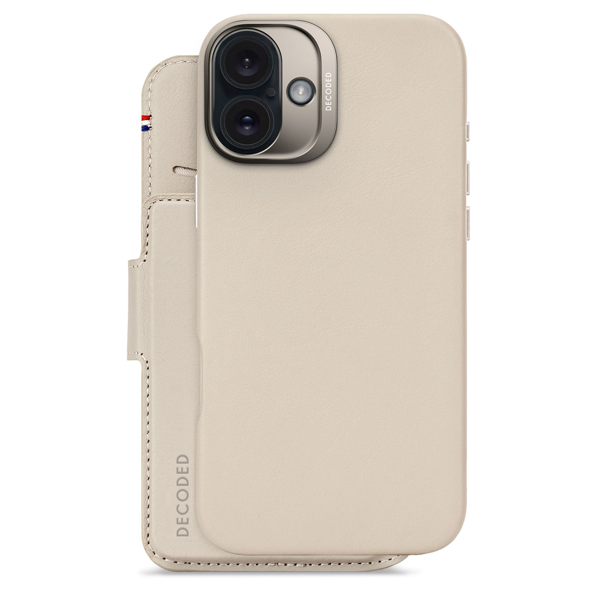Beige telefoonhoesje met camera-uitsparing en een portefeuille-achtige flap met het Decoded-logo.