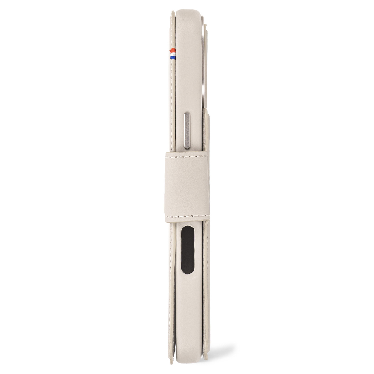 Een zijaanzicht van een crèmekleurige telefoonhoes met een band en kleine gekleurde strepen.