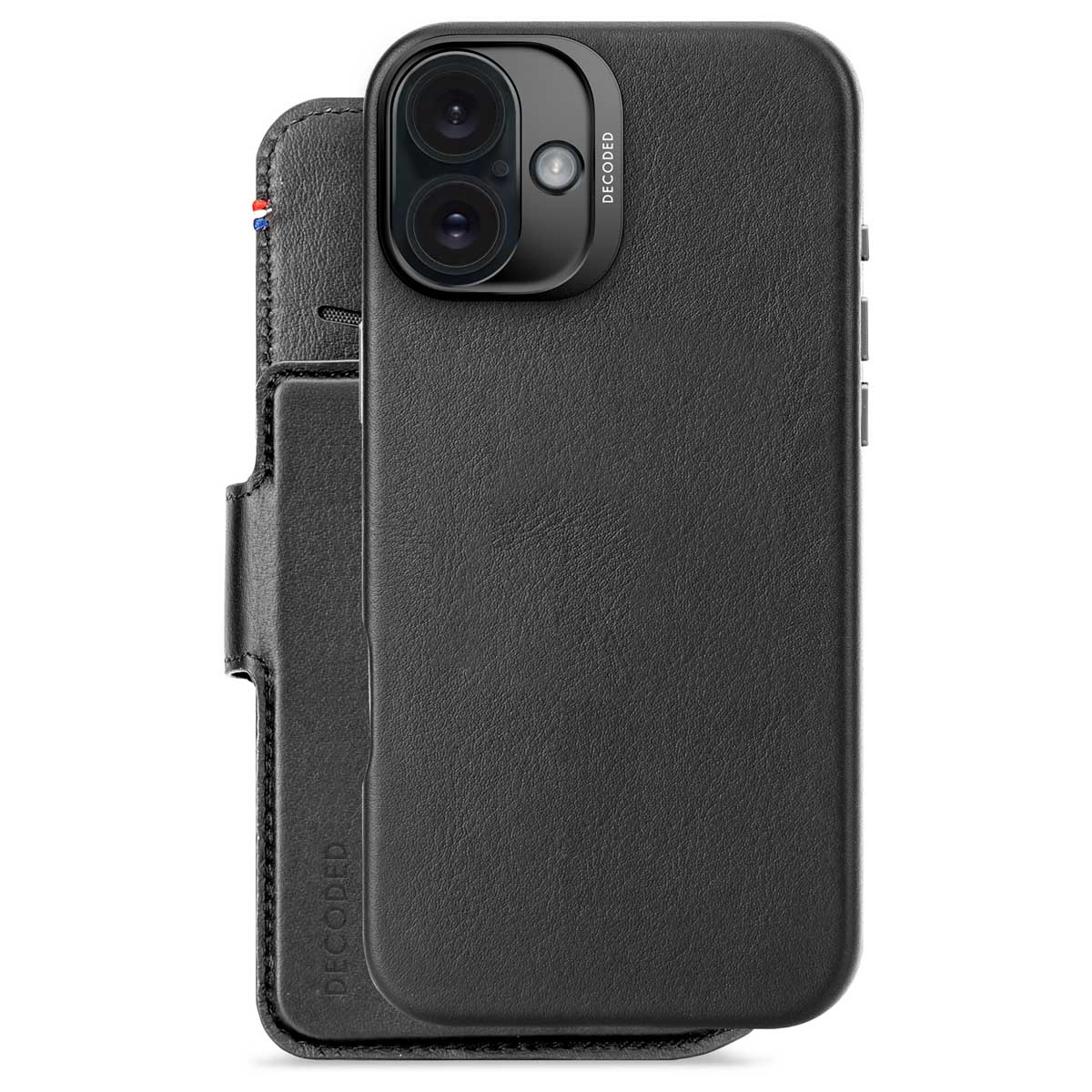 Étui de téléphone en cuir noir avec un téléphone à l'intérieur. Un appareil photo est visible. L'étui est ouvert. Logo Decoded visible.