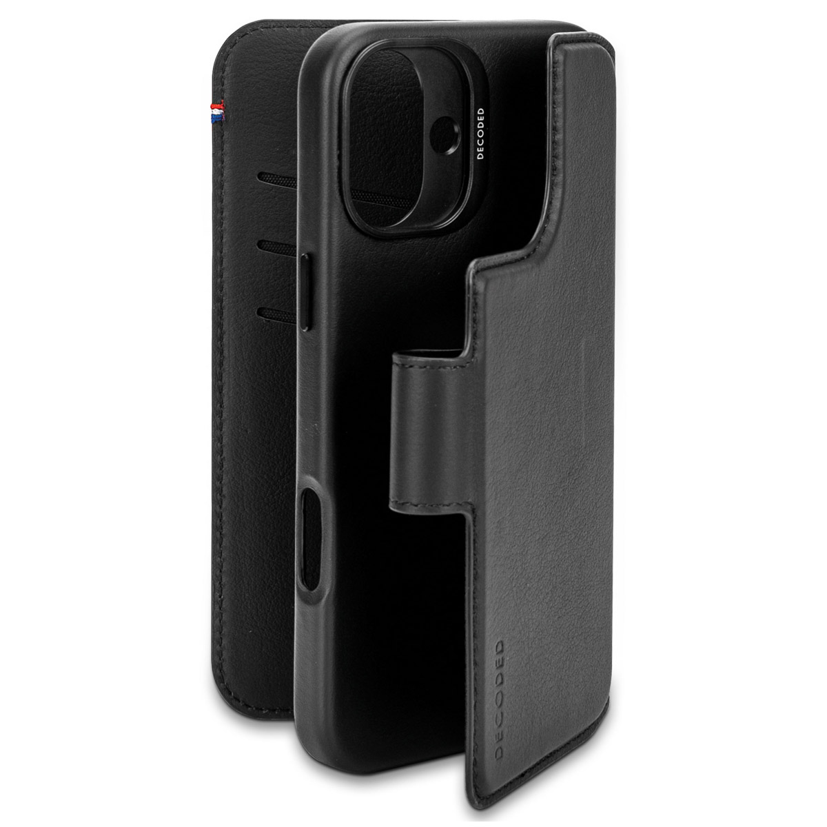 Étui de téléphone noir avec rabat ouvert. Fond noir.