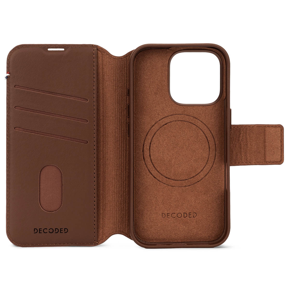 Étui de téléphone en cuir marron ouvert. L'étui affiche l'intérieur du téléphone, avec une fente visible.