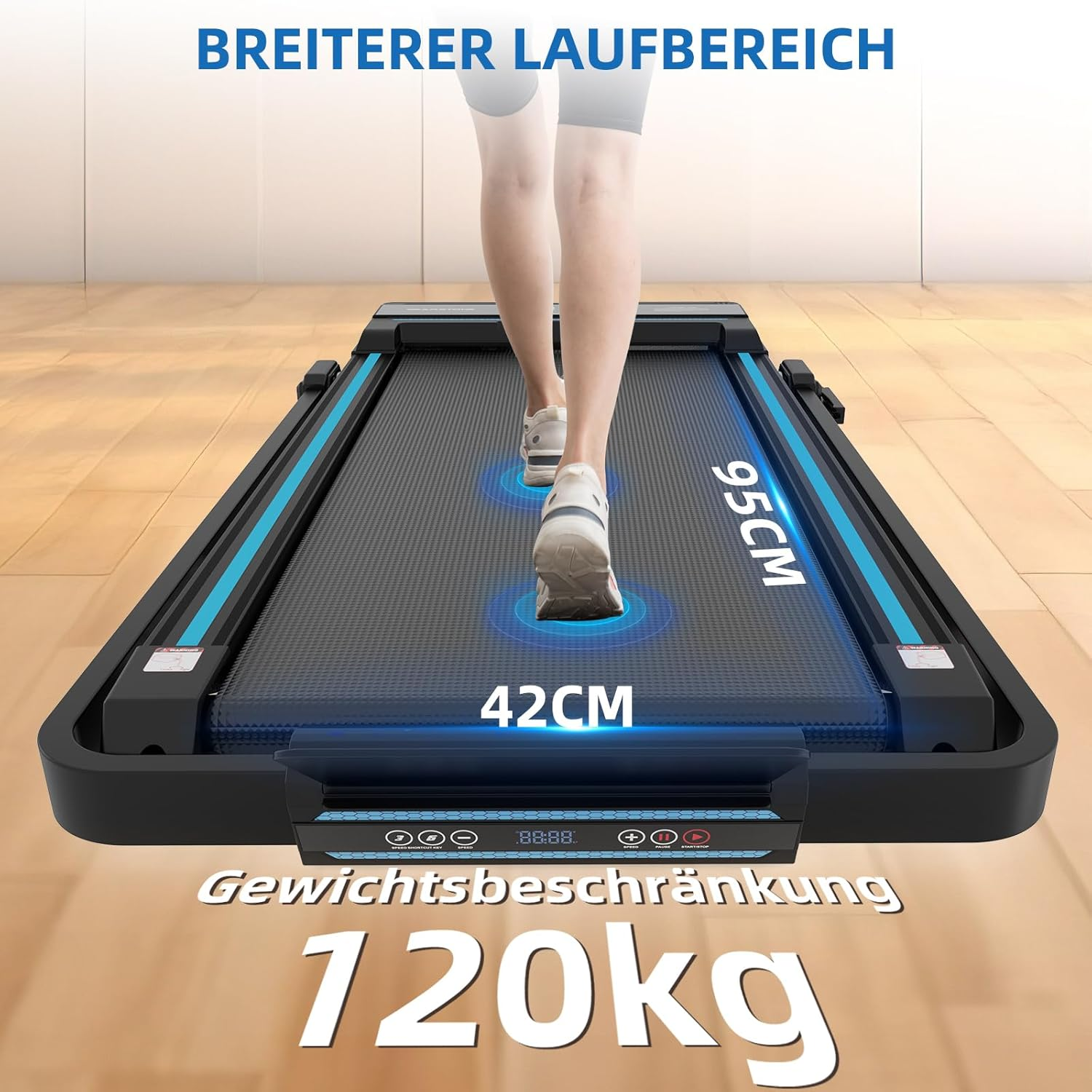 Laufband mit einer Person, die darauf geht. Zeigt die Lauffläche und das Bedienfeld. Das Laufband ist schwarz.