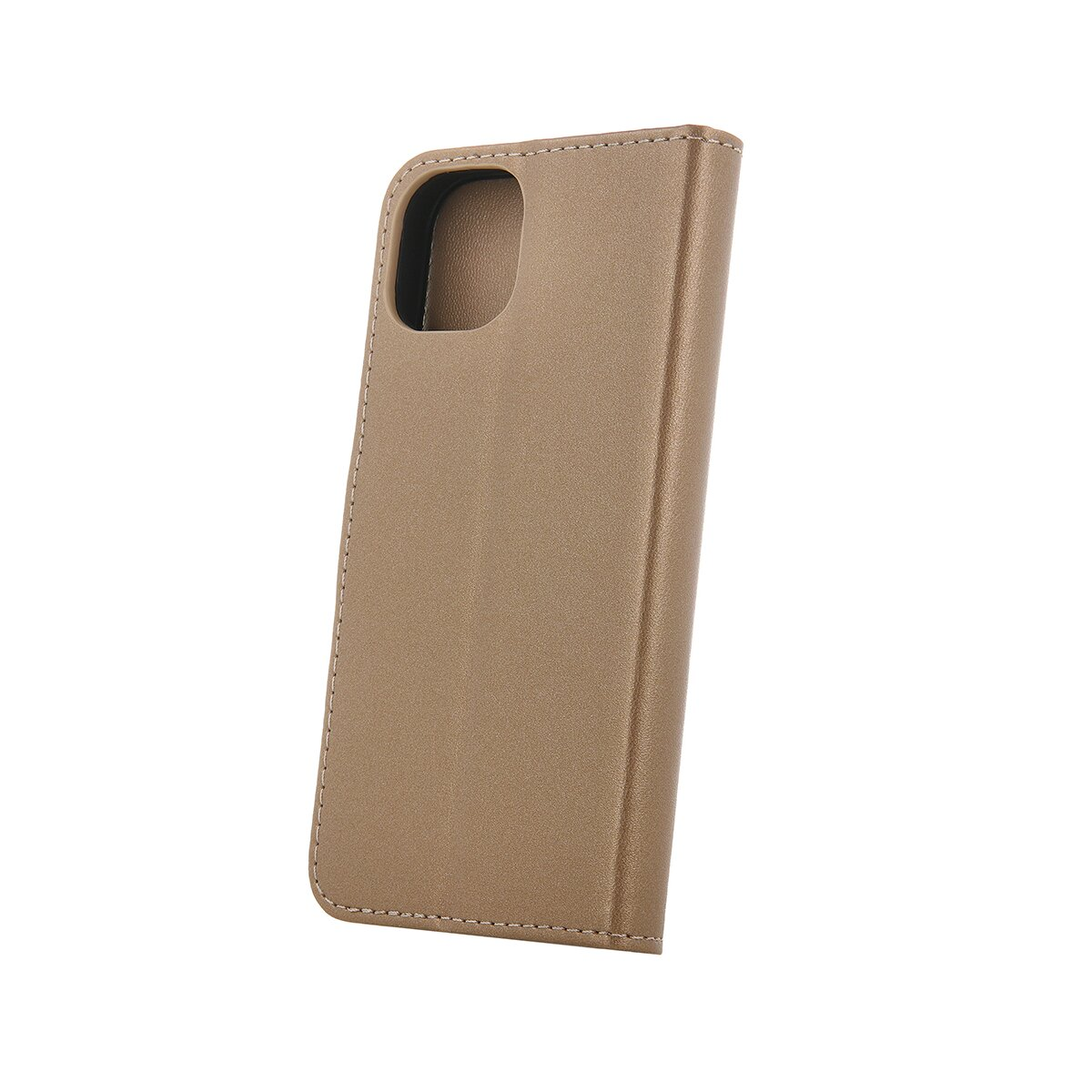 Una custodia per telefono beige con un ritaglio per la fotocamera. È chiusa e sembra essere in pelle.