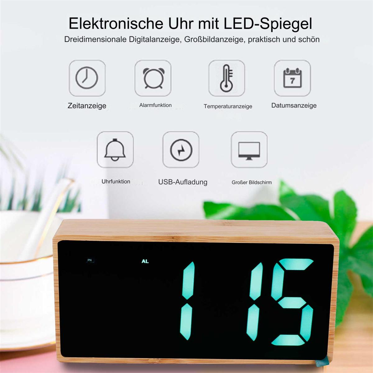Digitaluhr aus Holz mit grüner Anzeige. Sie zeigt die Uhrzeit und hat Knöpfe.