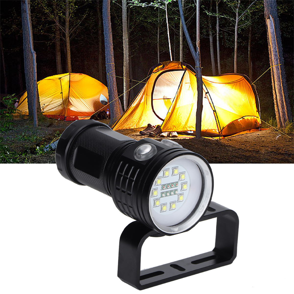 Schwarze Taschenlampe mit Lichtern, Zelte im Hintergrund.