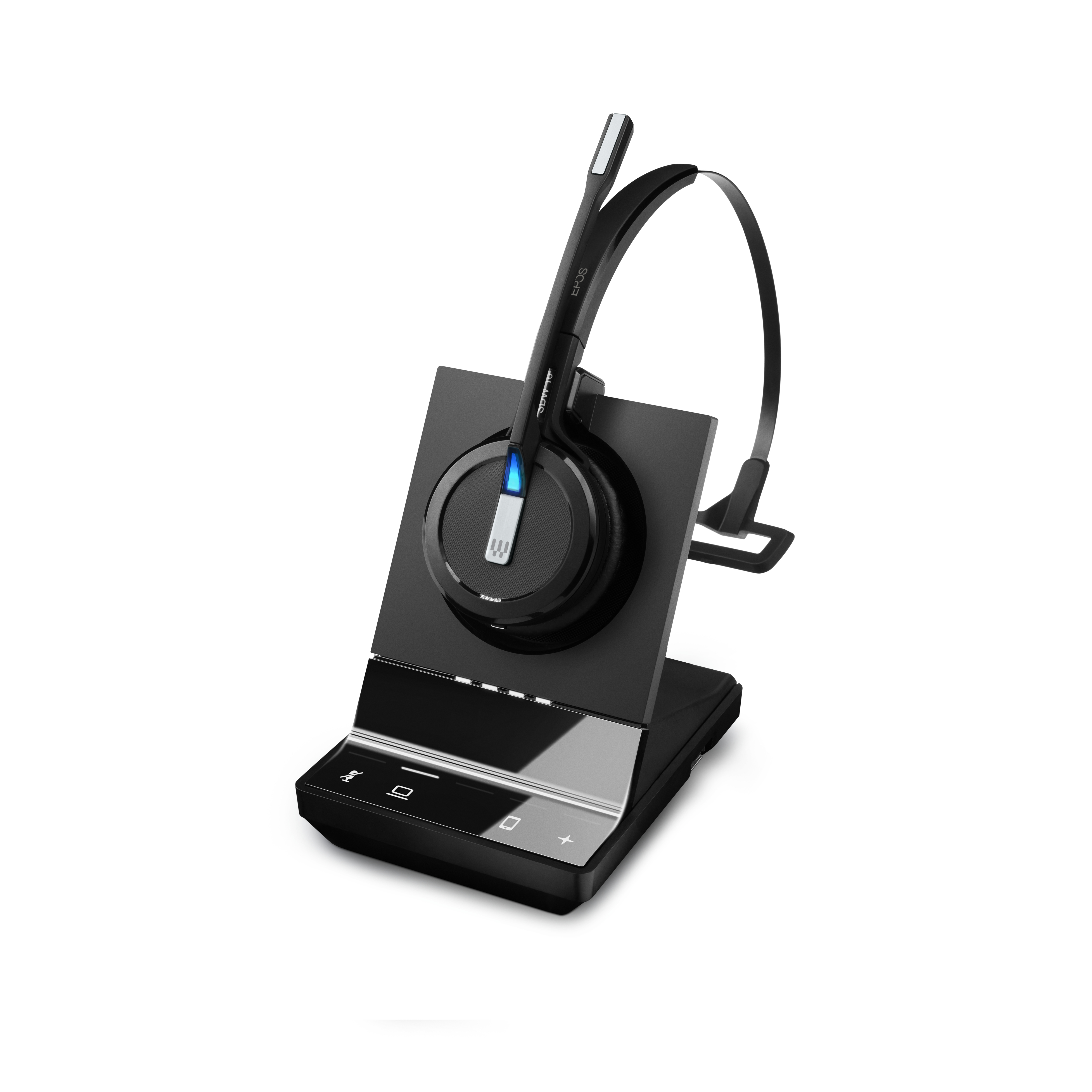 Schwarzes kabelloses Headset auf schwarzer Ladestation. Das Mikrofon ist ausgefahren.