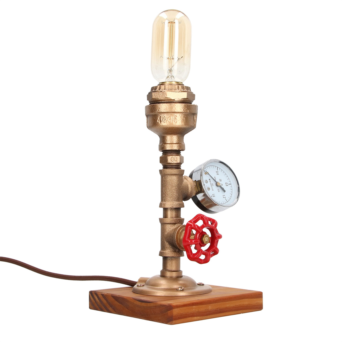 Ein Mädchen liest unter einer Decke ein Buch, das von einer Taschenlampe beleuchtet wird.