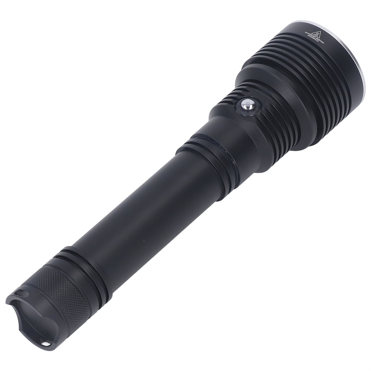 Schwarze Taschenlampe mit strukturiertem Griff, Knopf und geripptem Kopf, auf weißer Oberfläche.