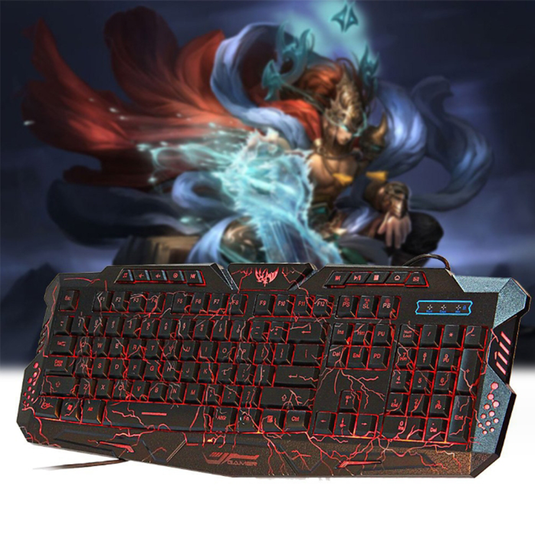 Eine schwarz-rote Gaming-Tastatur. Sie hat rote Beleuchtung und ein stilisiertes Design, vor einem Gaming-Hintergrund.