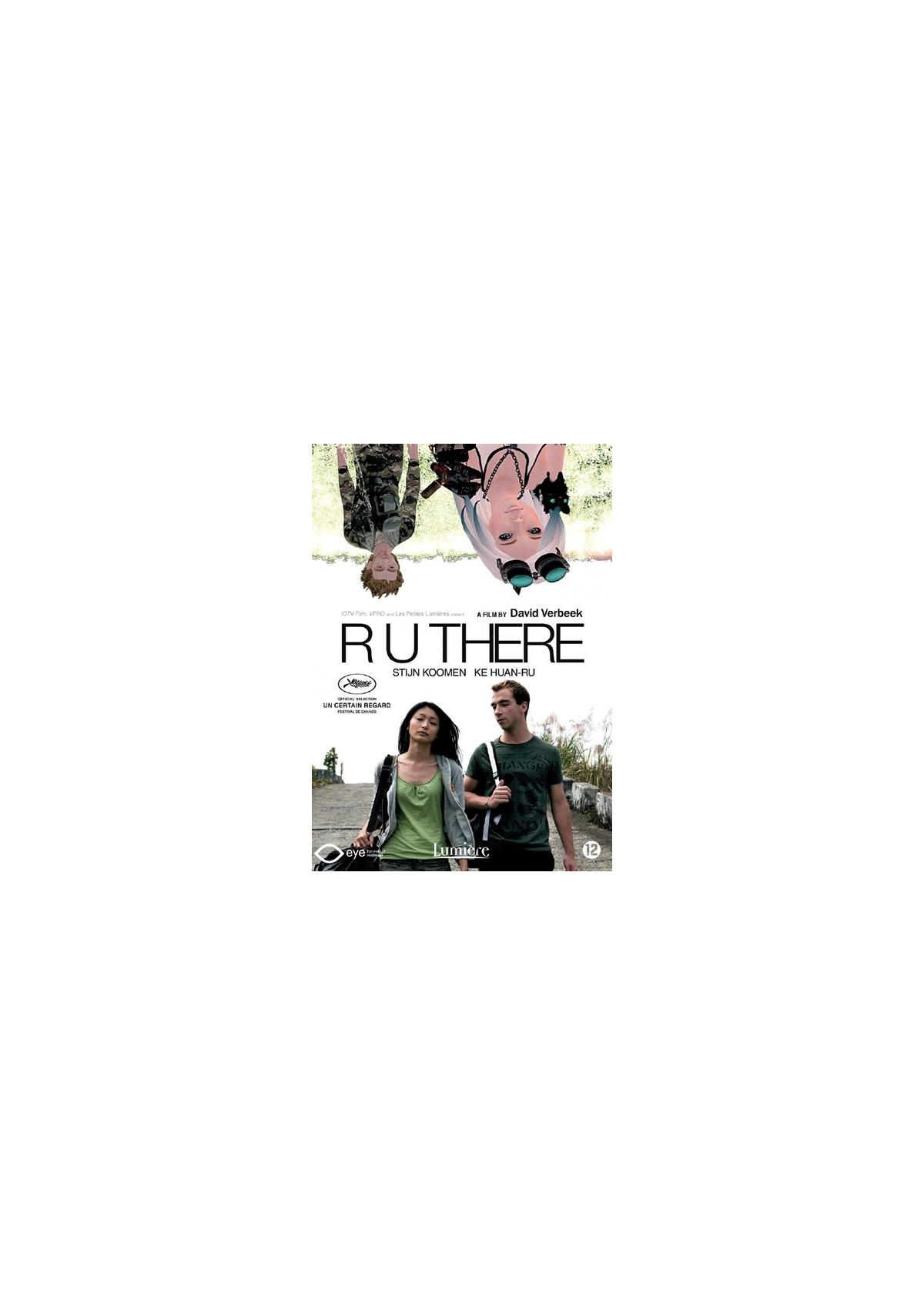Affiche de film : Deux personnes se tiennent debout avec le texte « R U There » avec un autre texte.