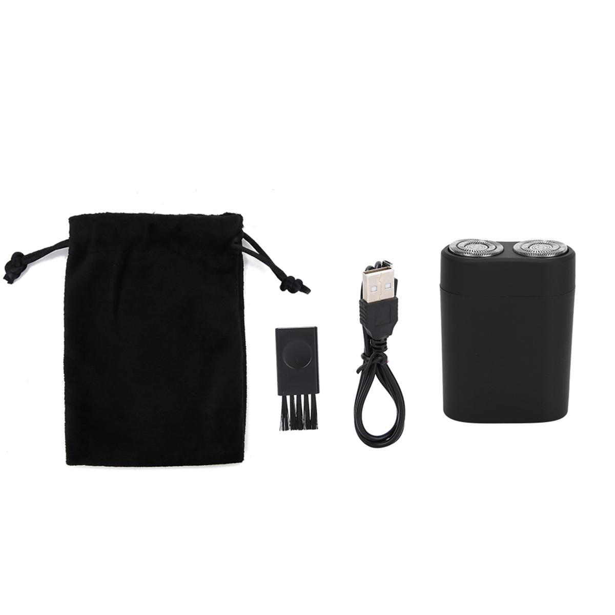Schwarzer Elektrorasierer mit Zubehör: einer Tasche, einer Bürste und einem Ladekabel. Alles auf Weiß.