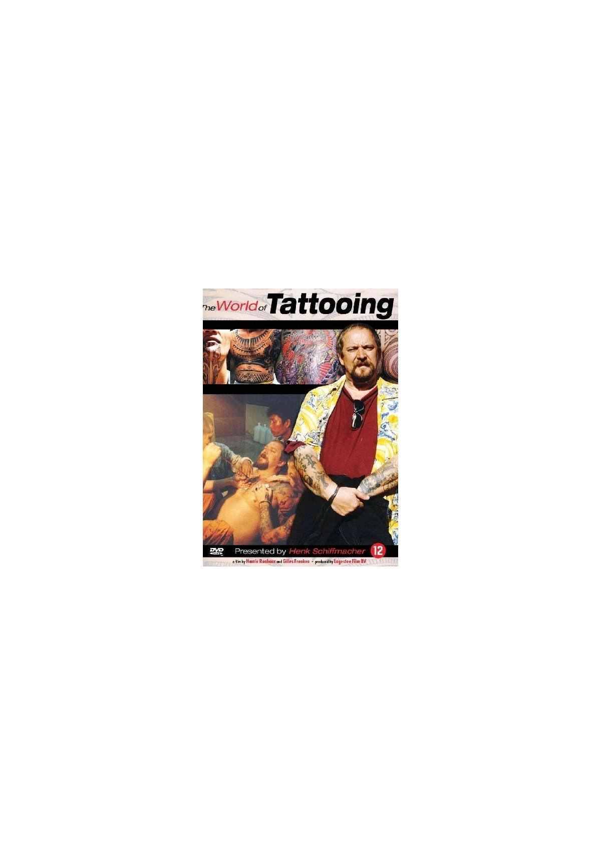 De dvd-hoes toont een man met tatoeages en een rood shirt, en afbeeldingen van tatoeages. De tekst luidt 'The World of Tattooing'.