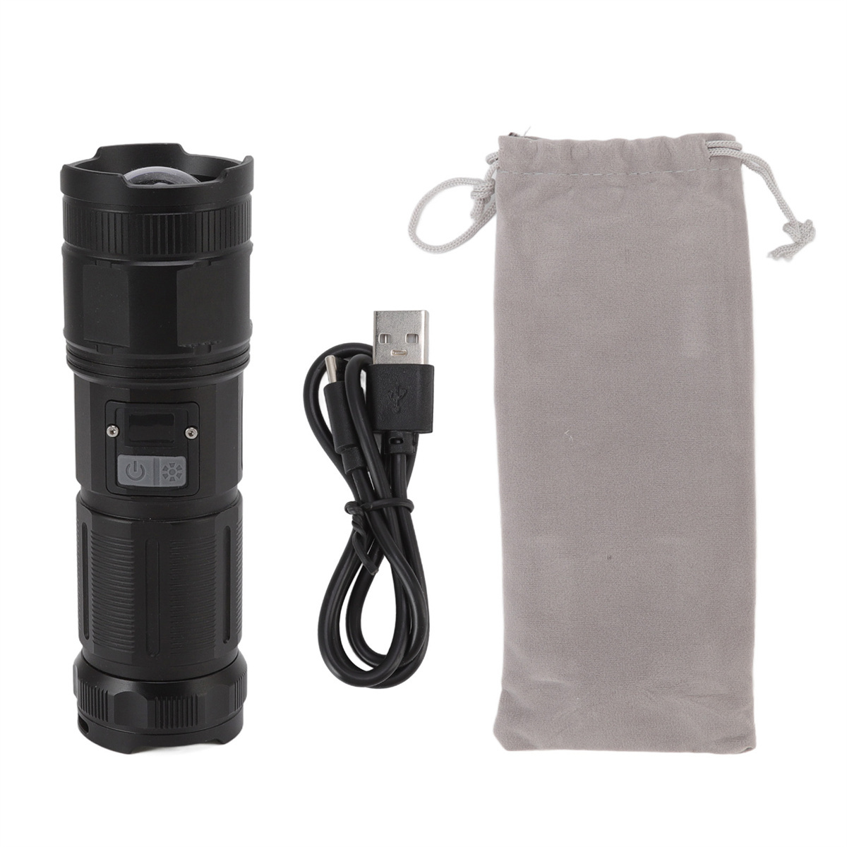 Schwarze Taschenlampe, USB-Kabel und grauer Kordelzugbeutel auf weißem Hintergrund. Die Taschenlampe ist zylindrisch.