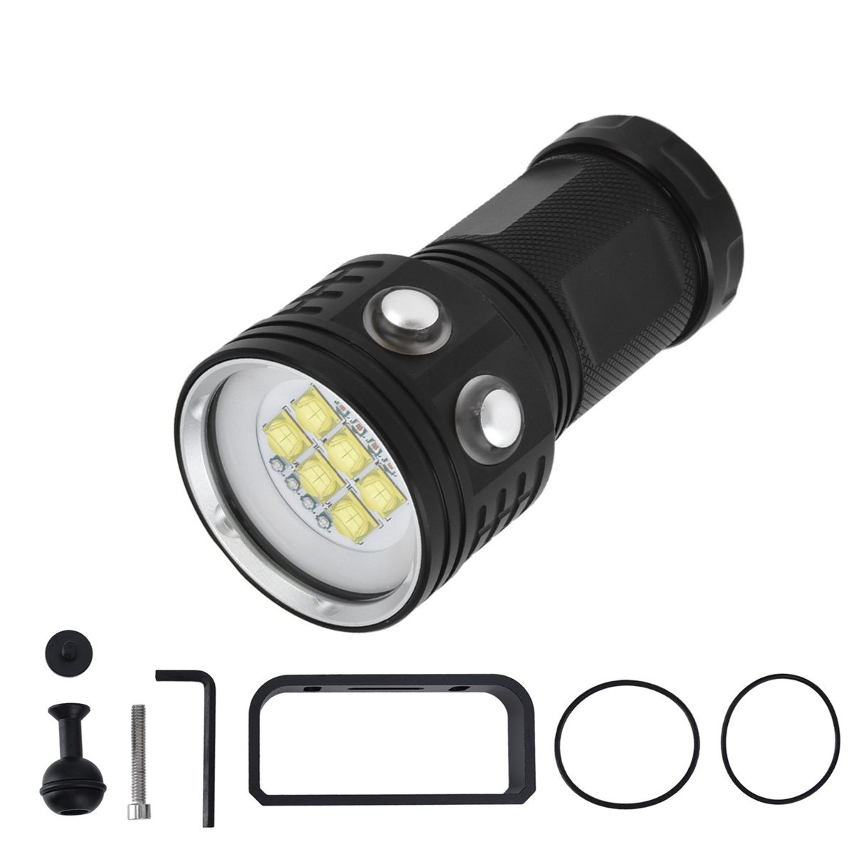 Eine schwarze Taschenlampe mit hellem Licht und Zubehör, einschließlich Halterung und O-Ringe, vor weißem Hintergrund.