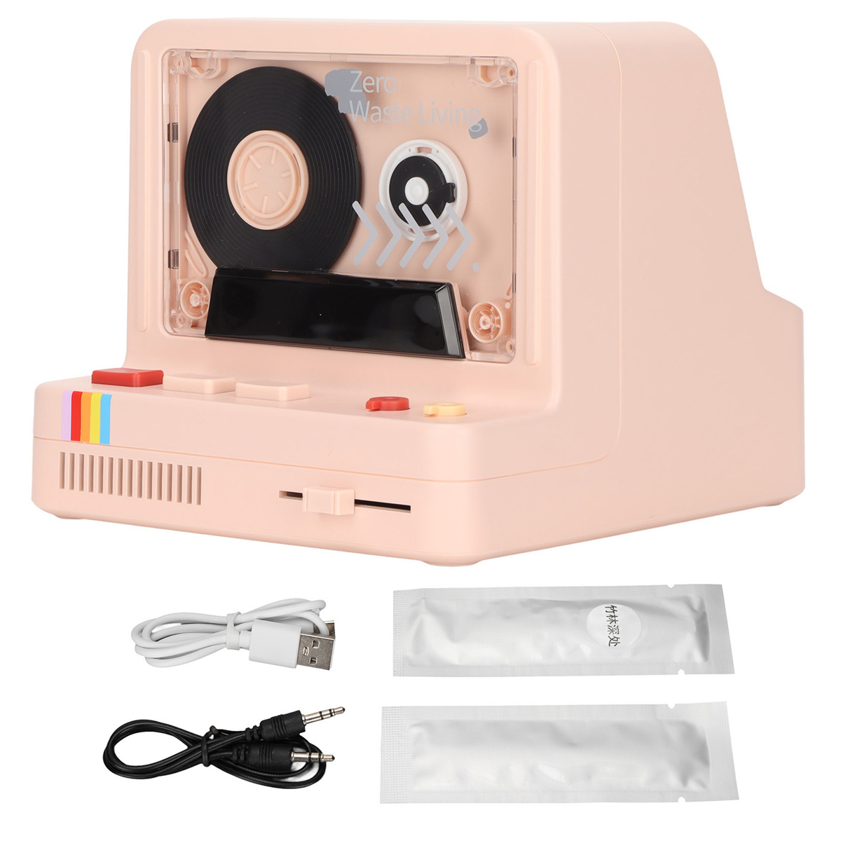 Rosa Spielkonsole im Retro-Stil mit Kassettenband-Design. Es enthält mehrere Tasten, einen Regenbogenstreifen und Zubehör.