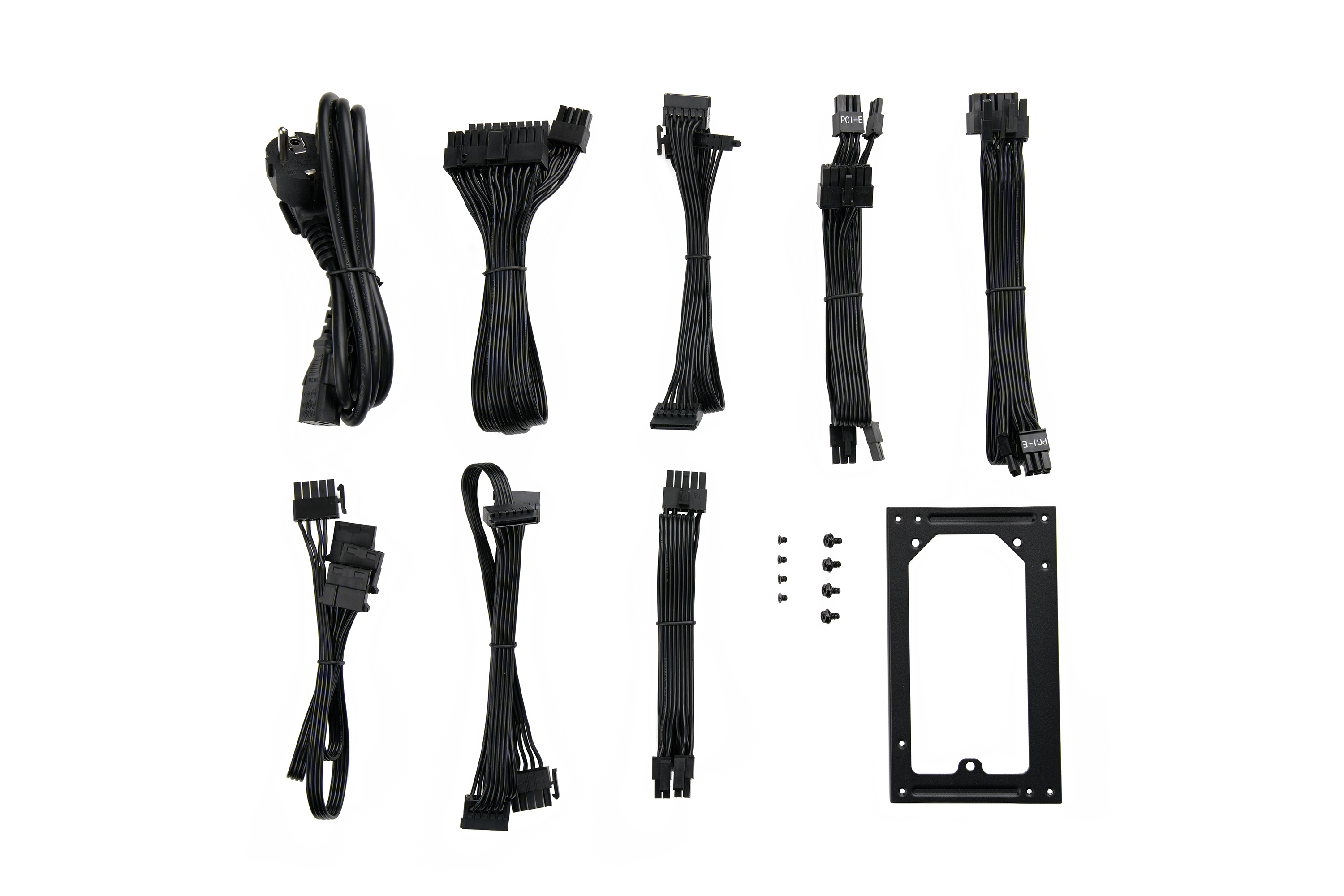 Zbiór czarnych kabli i złączy zasilacza komputerowego, z uchwytem montażowym i śrubami.