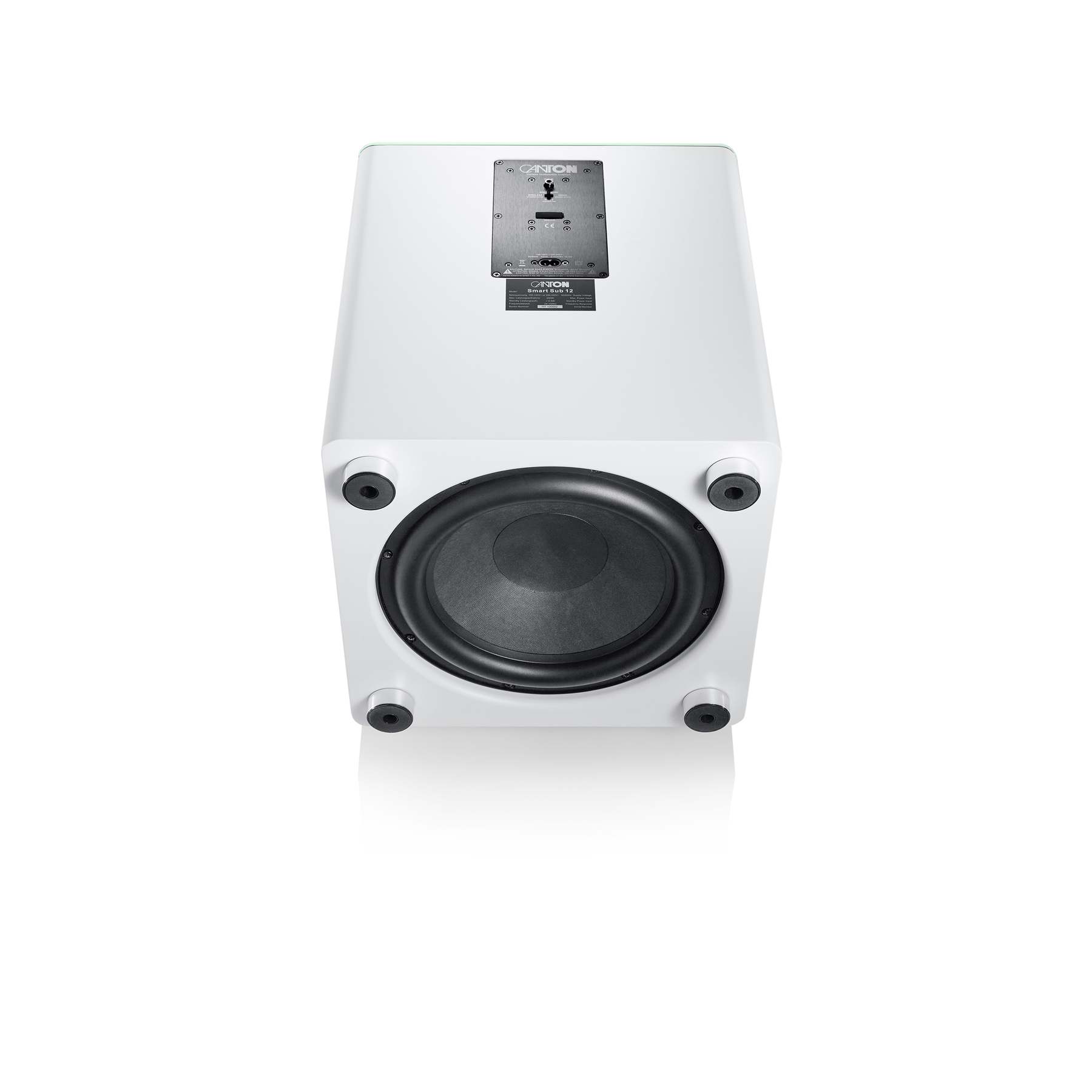 Weißer Subwoofer. Er hat einen schwarzen Lautsprecher und schwarze Füße. Die Rückseite hat ein Bedienfeld.