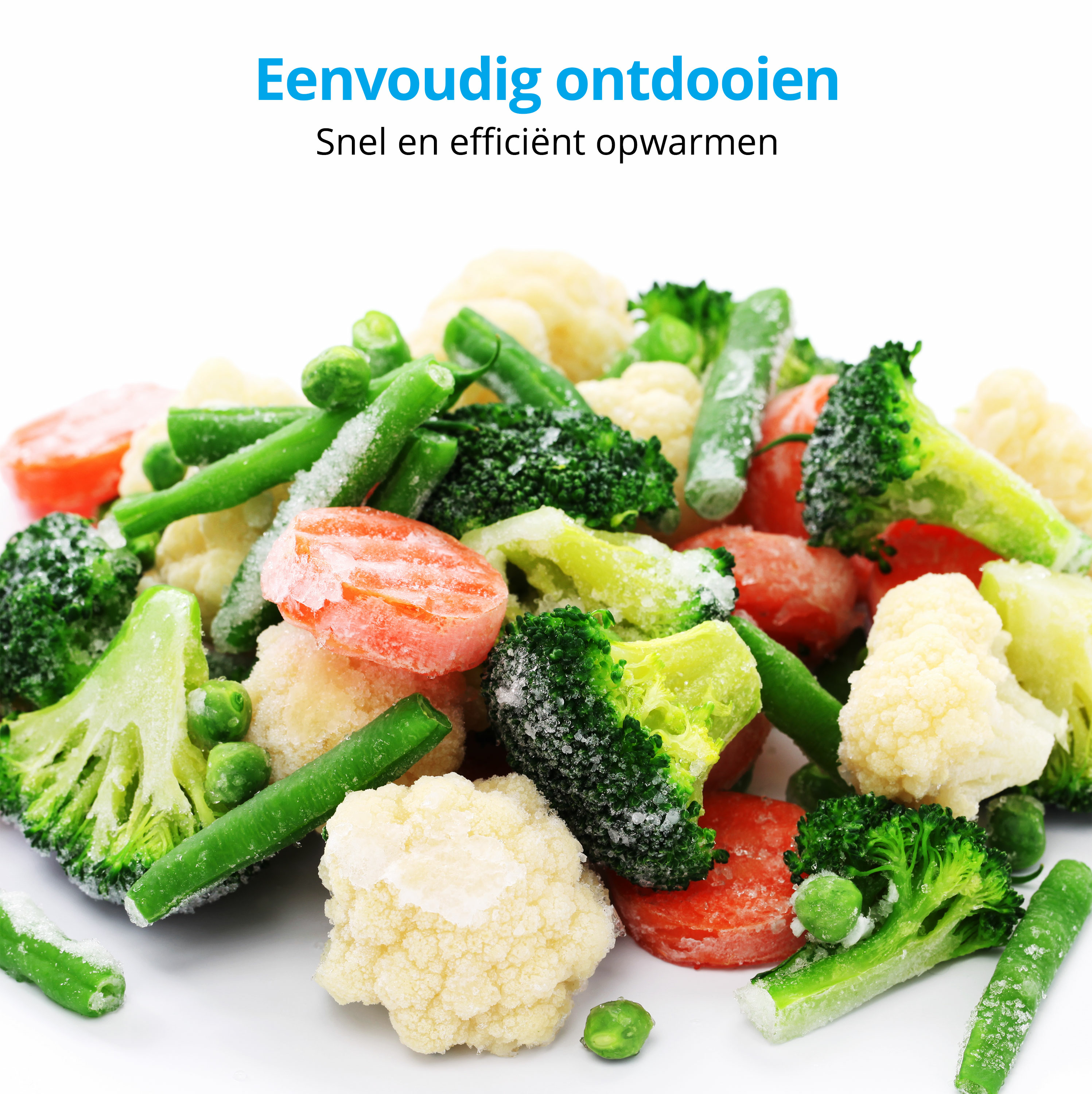Verduras congeladas sobre superficie blanca, incluyendo brócoli, judías, zanahorias y coliflor.