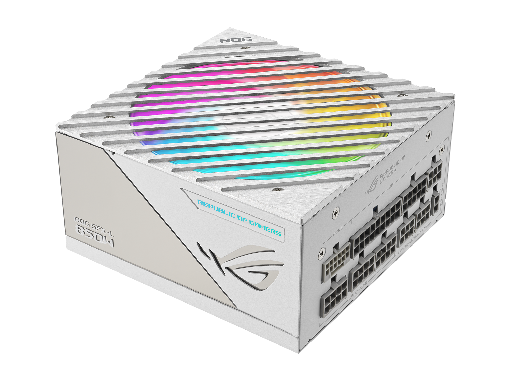 Biały zasilacz z wentylatorem i kolorowymi światłami, widok z boku na czarnym tle.