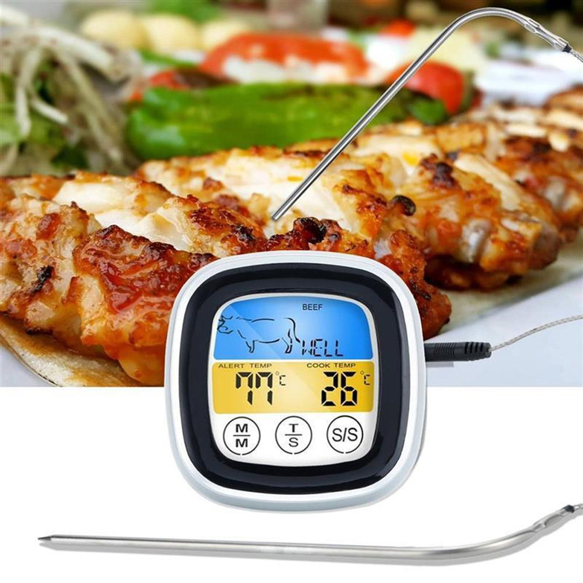 Ein digitales Fleischthermometer mit einer Sonde. Es zeigt die Rindfleischtemperatur in Celsius und Fahrenheit an.