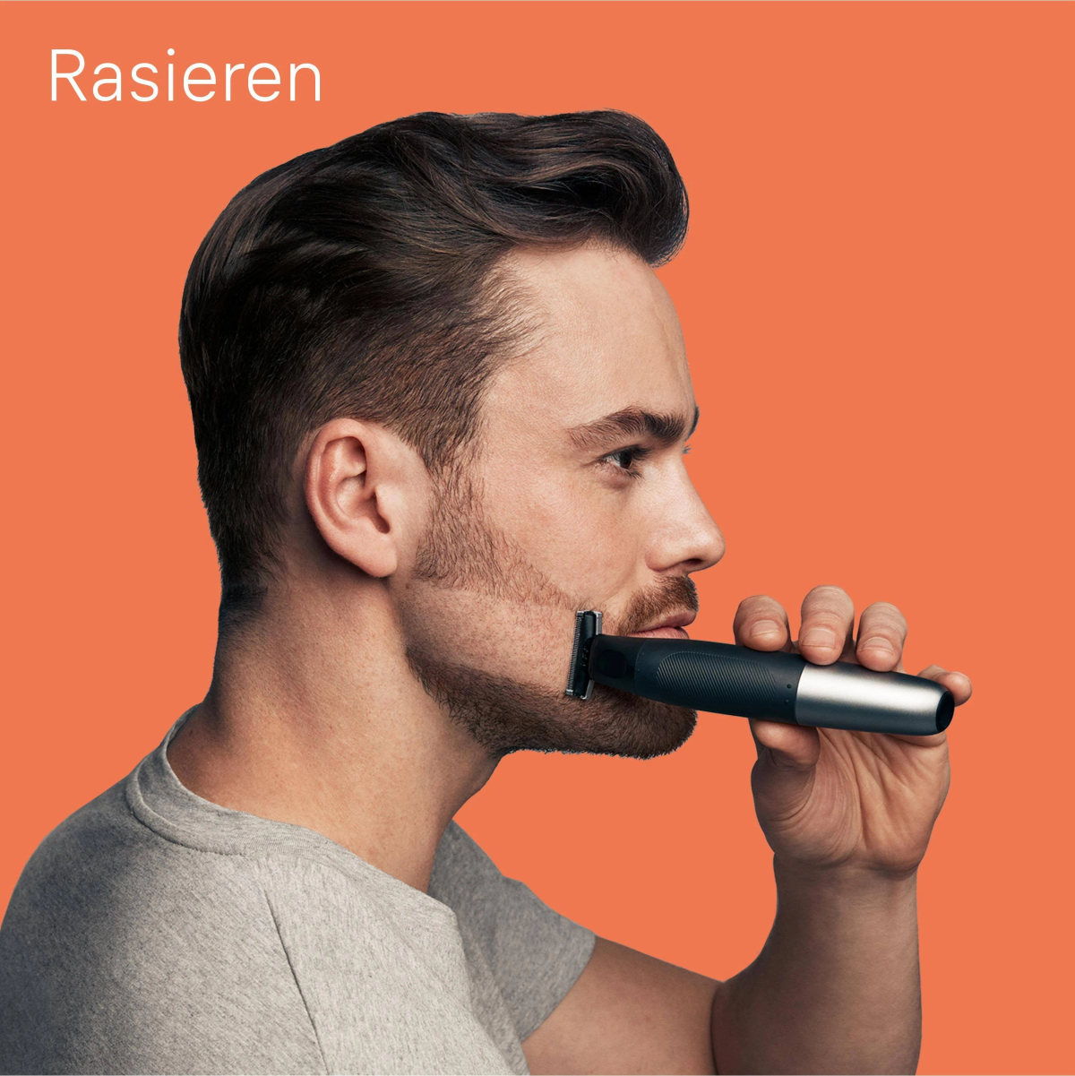 Schwarzes Samsung-Telefon, Rückansicht, mit drei Kameras und dem Samsung-Logo.