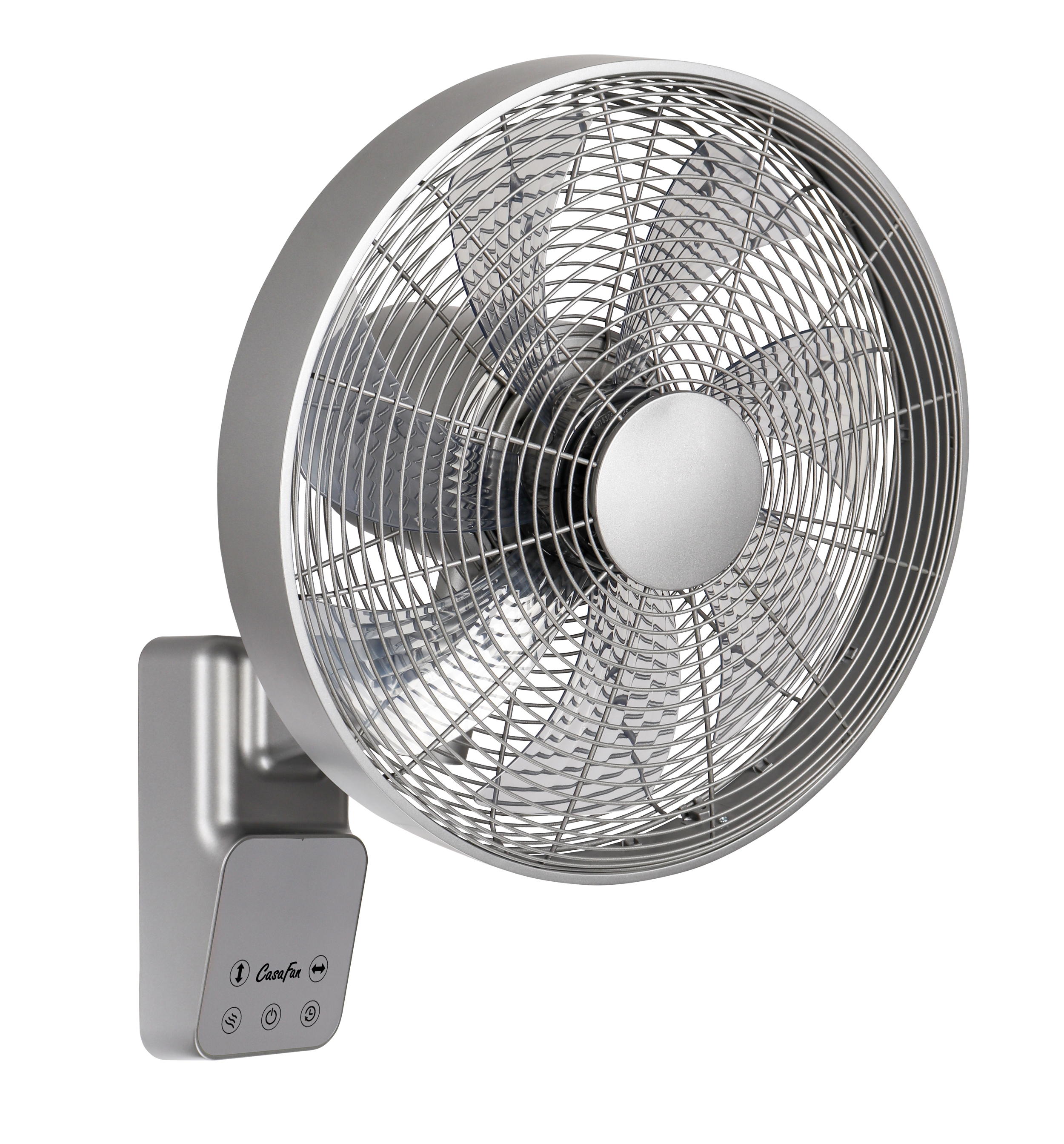 Ein silberner Wandventilator. Weißer Hintergrund.