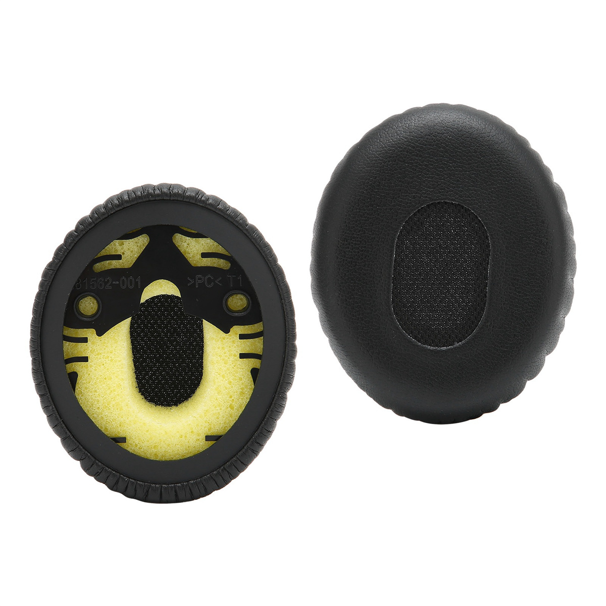 Zwei schwarze Kopfhörer-Ohrpolster mit gelbem Schaumstoff-Innenraum. Weißer Hintergrund.
