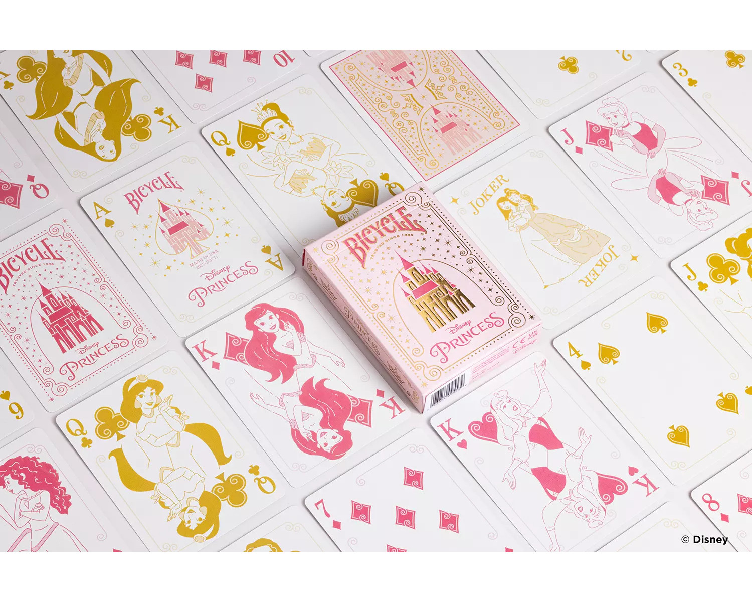 Disney Princess Spielkarten. Rosa Schachtel mit verschiedenen Prinzessinnen-Karten.