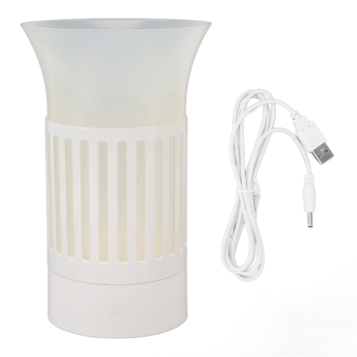 Eine weiße Lampe mit vertikalen Linien und einem USB-Kabel. Die Lampe hat ein Licht und einen Knopf.
