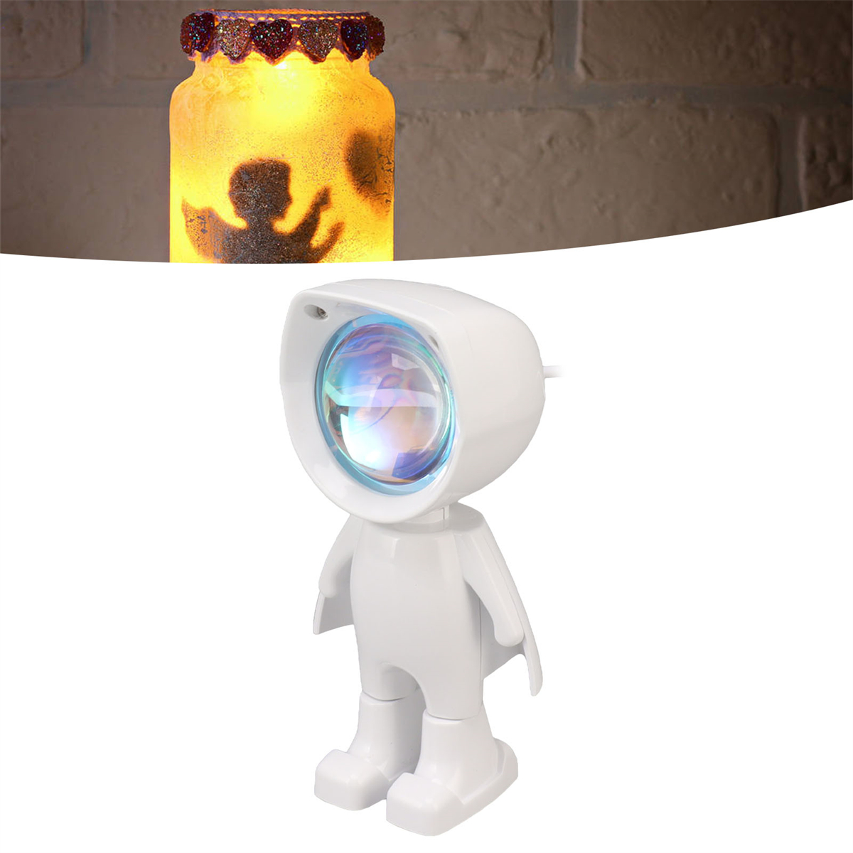 Zwei Lampen, ein leuchtendes Glas und eine weiße humanoide Lampe.
