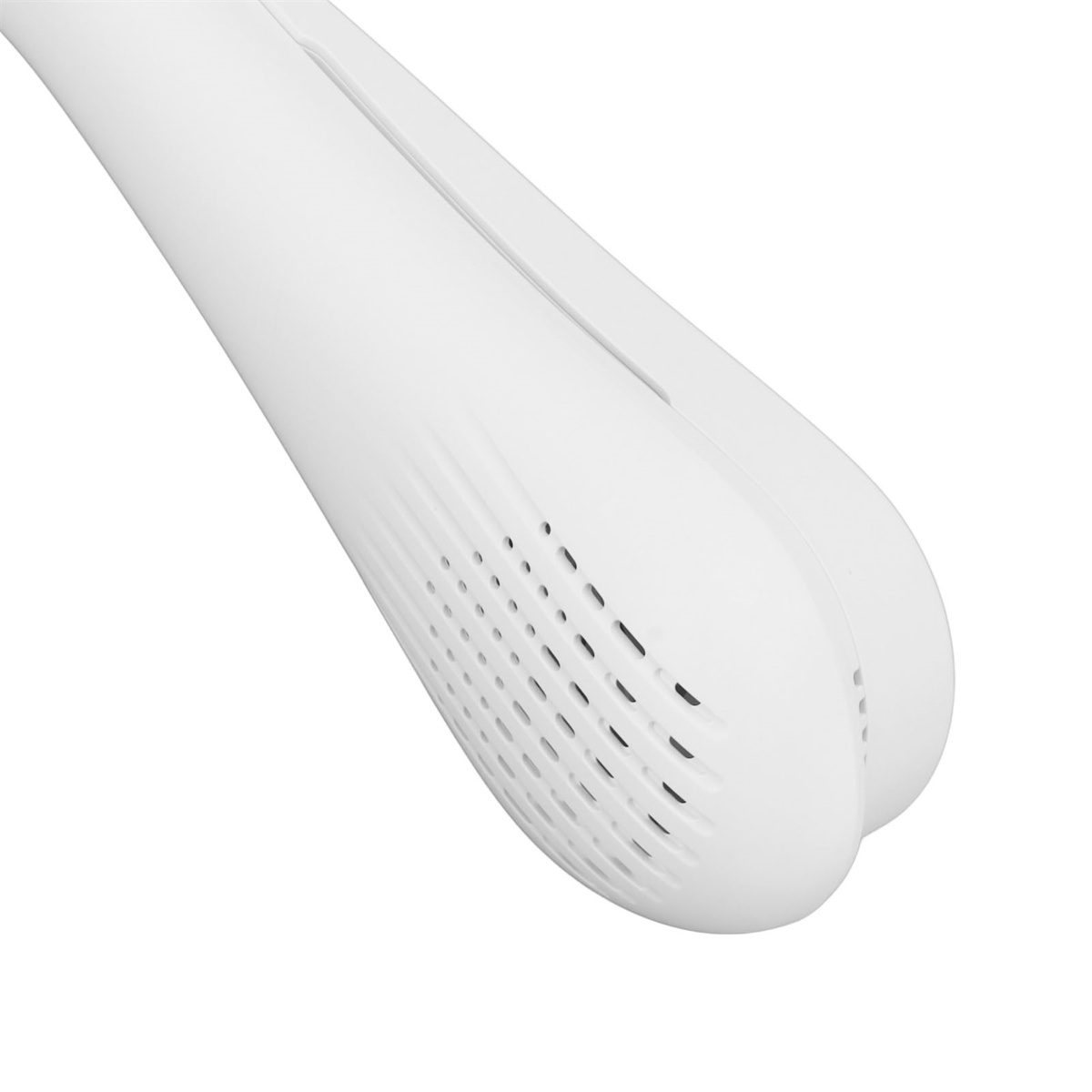 Weißes Gerät, evtl. Nackenventilator, mit Luftschlitzen an einem Ende.