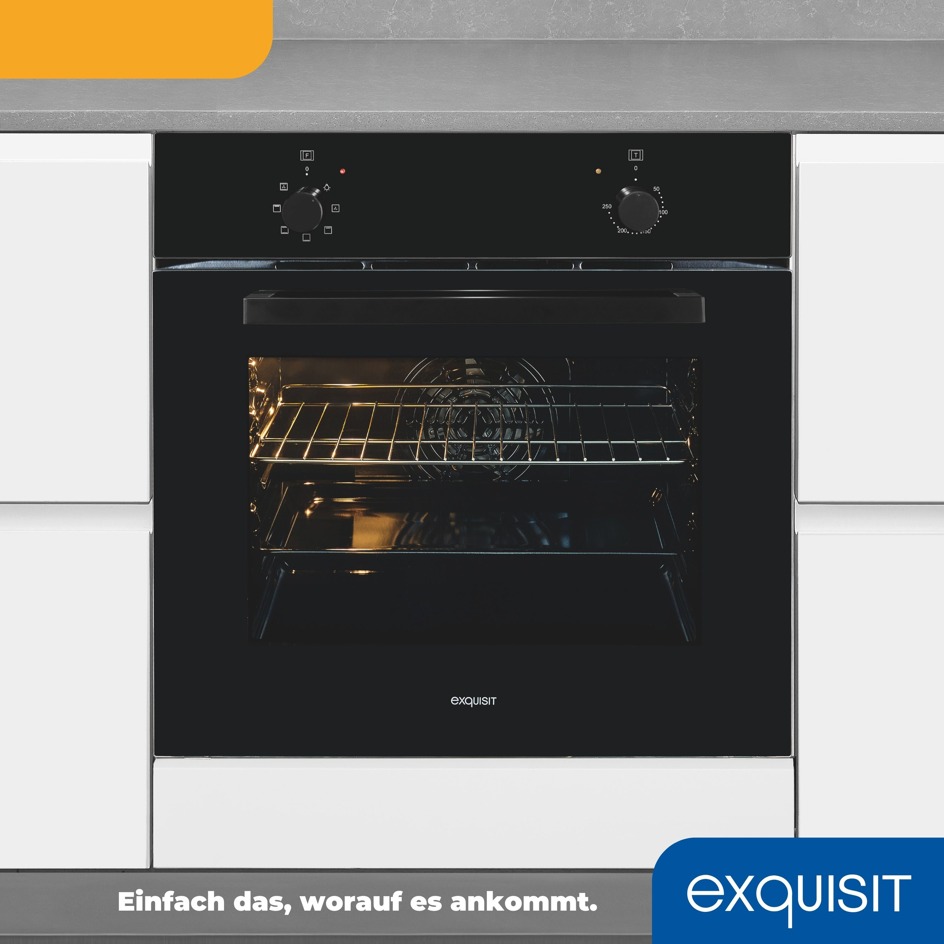 Horno negro empotrado en armarios blancos. La puerta del horno está abierta, mostrando el interior.