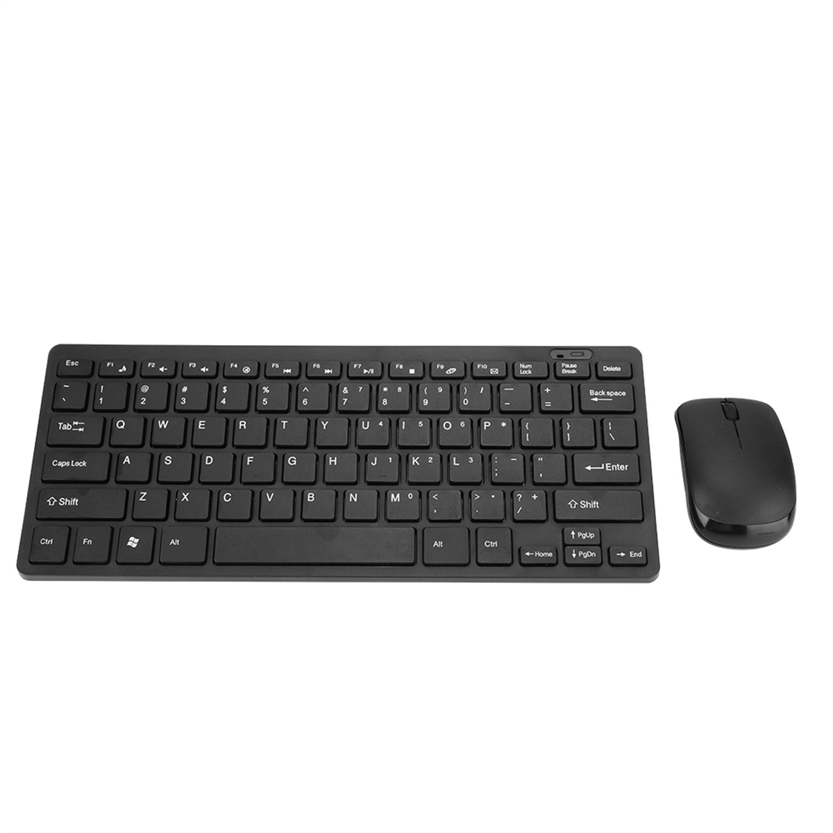 Schwarze Tastatur und eine schwarze Maus auf einer weißen Oberfläche.