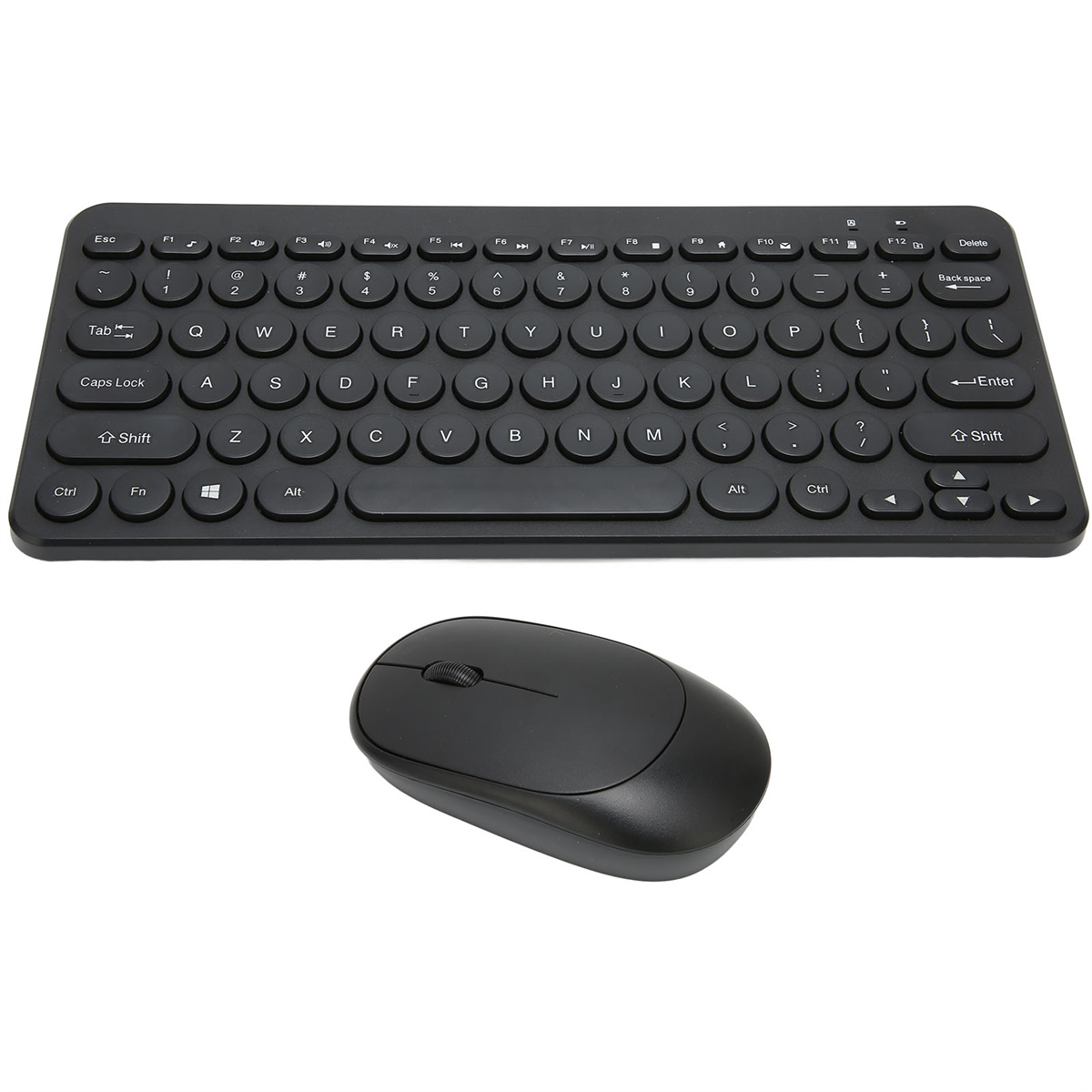 Schwarzes Tastatur- und Maus-Set. Schwarze Tasten auf der Tastatur. Kleine Größe, kompaktes Design. Flaches Design.