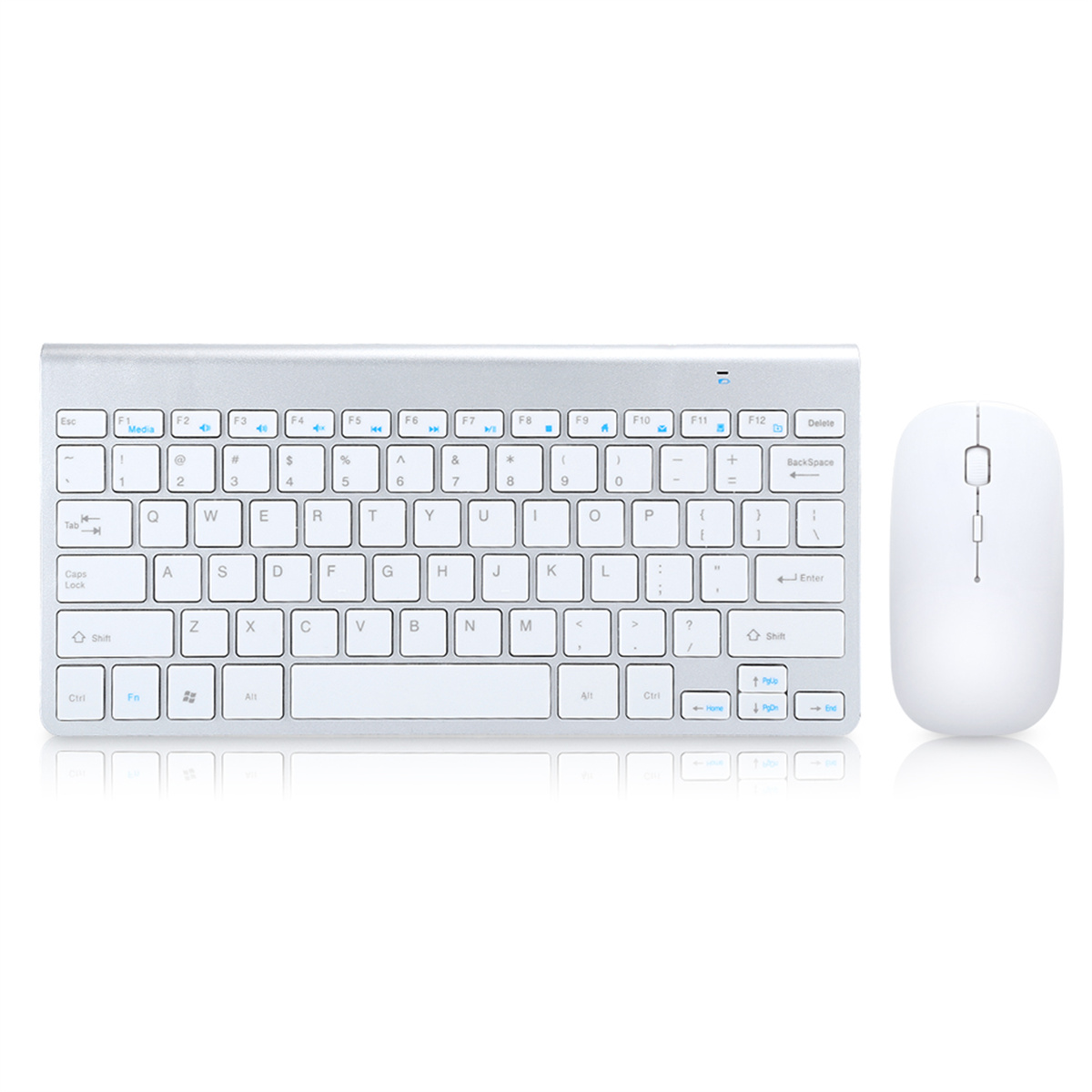 Weißes Tastatur- und Maus-Set auf weißer Oberfläche, sauberer Look.