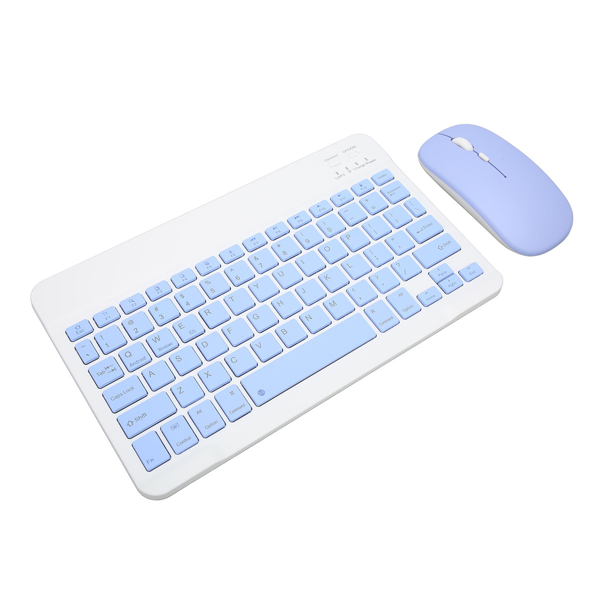 Weiße Tastatur mit blauen Tasten und eine passende Maus. Beide liegen auf einer weißen Oberfläche.