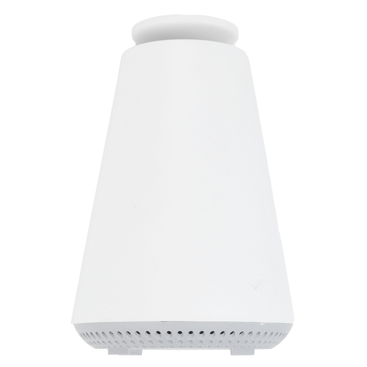 Weiße, konische, moderne Lampe mit rundem Oberteil und perforiertem Boden. Weißer Hintergrund.