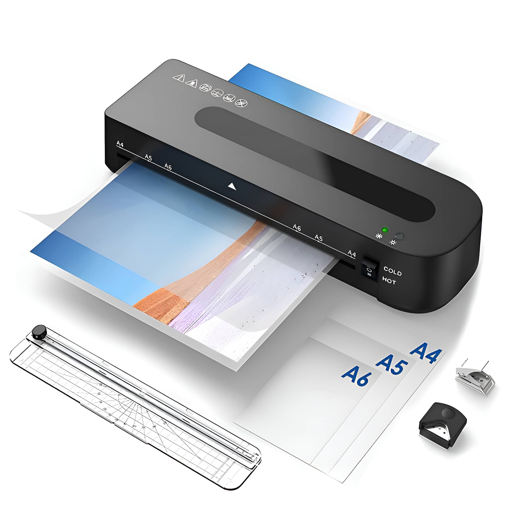 Schwarzes Laminiergerät mit Papier und Zubehör. Die Maschine steht auf weißem Hintergrund.