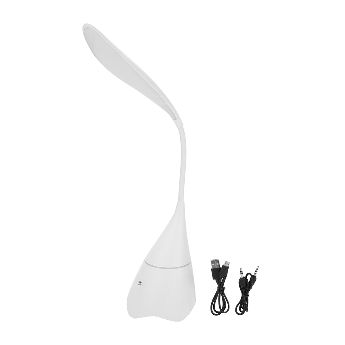 Eine weiße Schreibtischlampe mit Lautsprecher und mehreren Ladekabeln.
