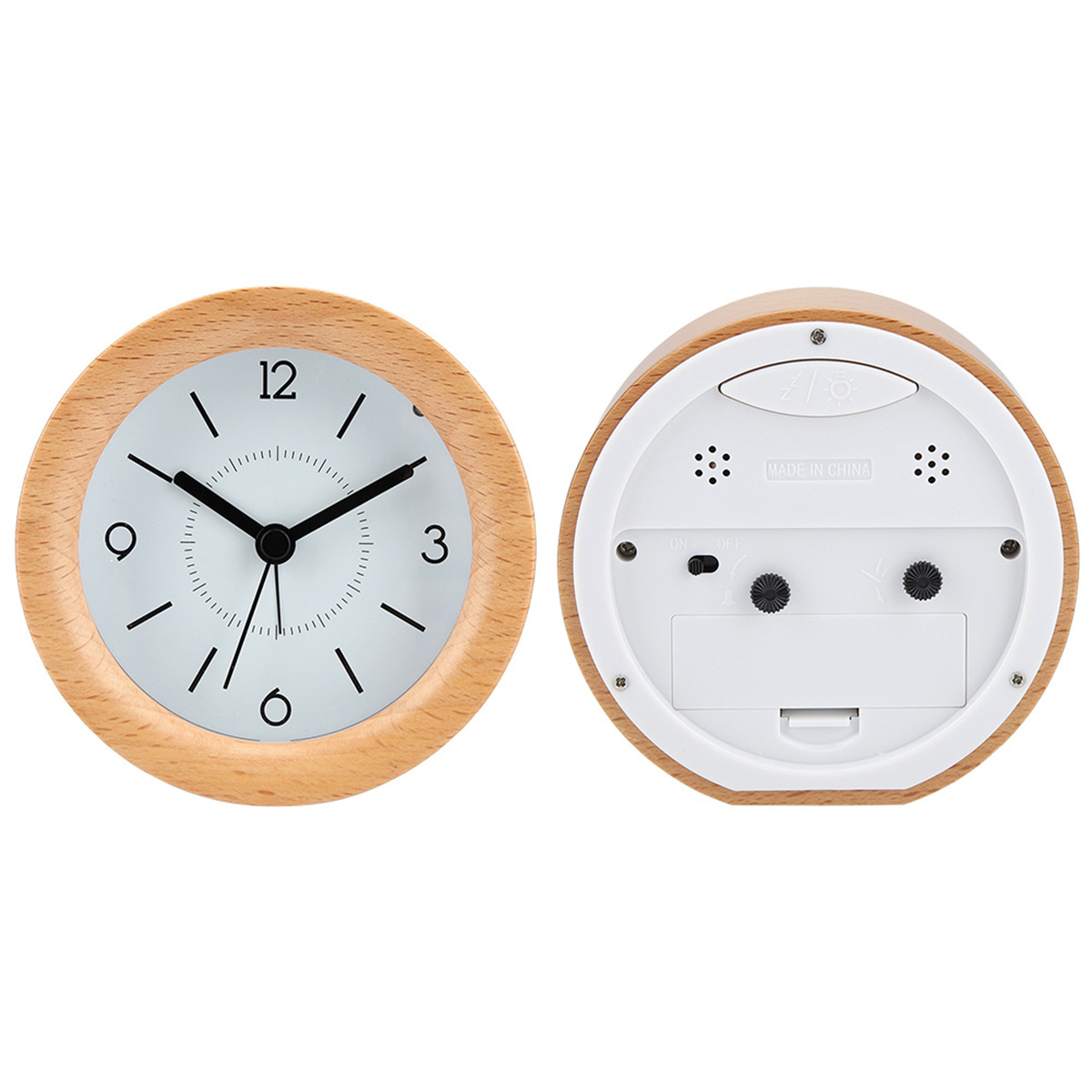 Holzuhr mit weißem Hintergrund und die Rückseite der Uhr.