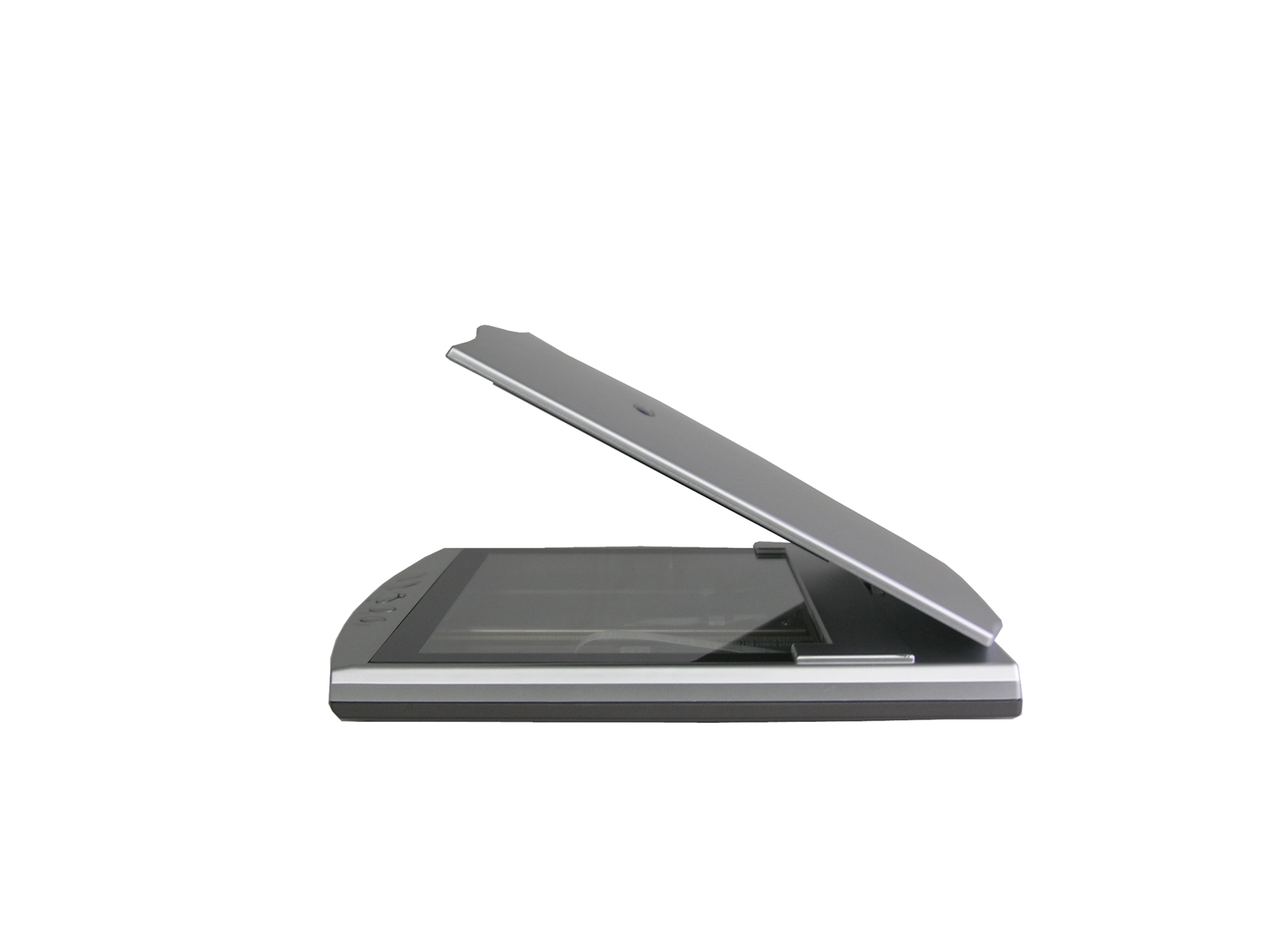 Skaner z otwartą pokrywą, pokazujący szklaną powierzchnię na białym tle.