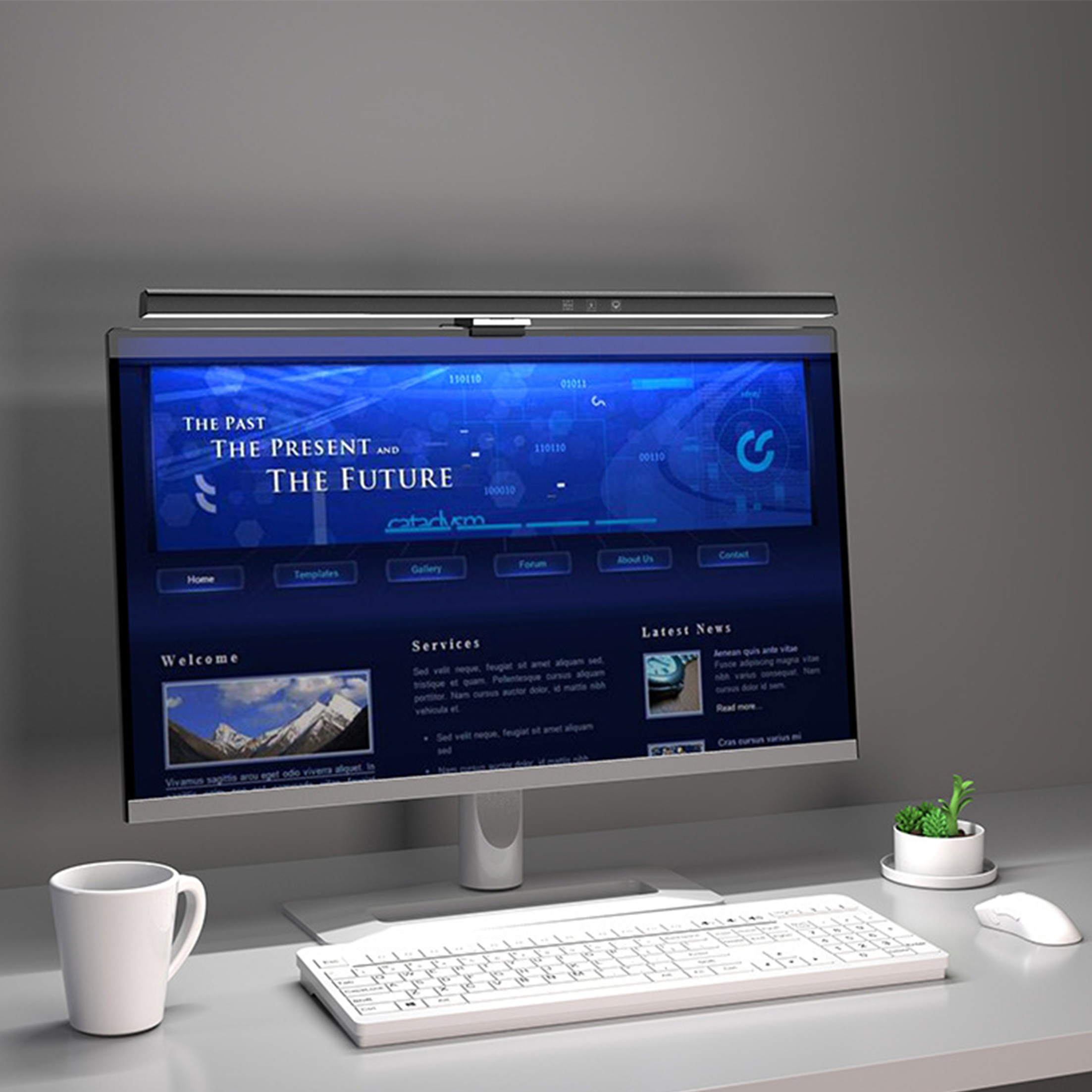 Computermonitor mit Website, Tastatur, Maus und Pflanze.
