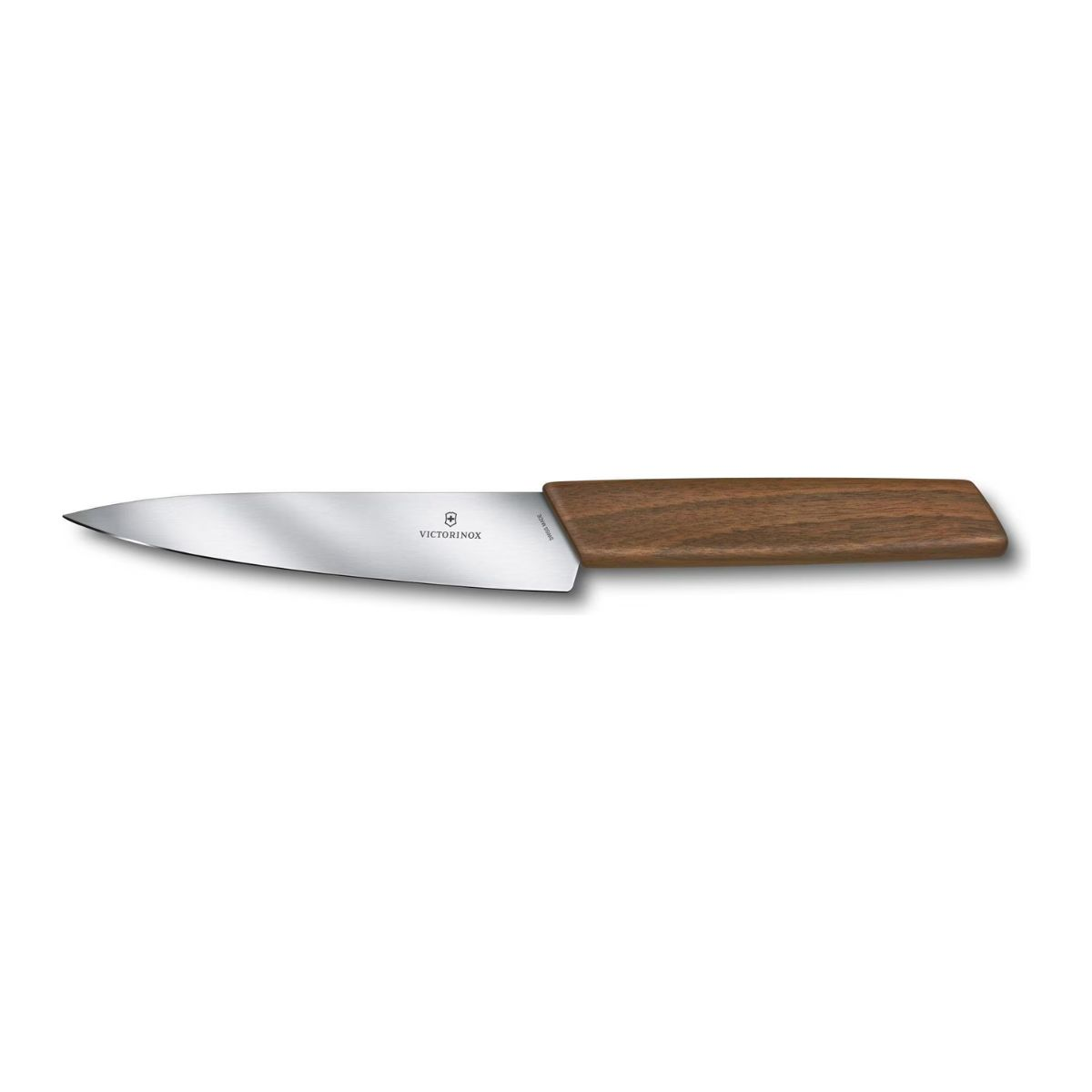 Küchenmesser. Silberne Klinge, Holzgriff. Auf einer weißen Oberfläche platziert. Hintergrund ist weiß.