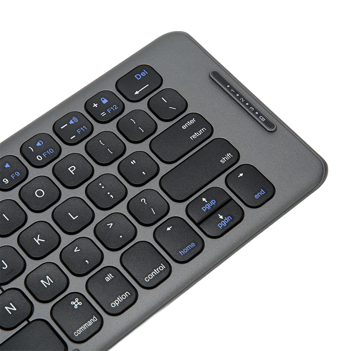 Graue Tastatur mit schwarzen Tasten, einem Touchpad und Funktionstasten oben.