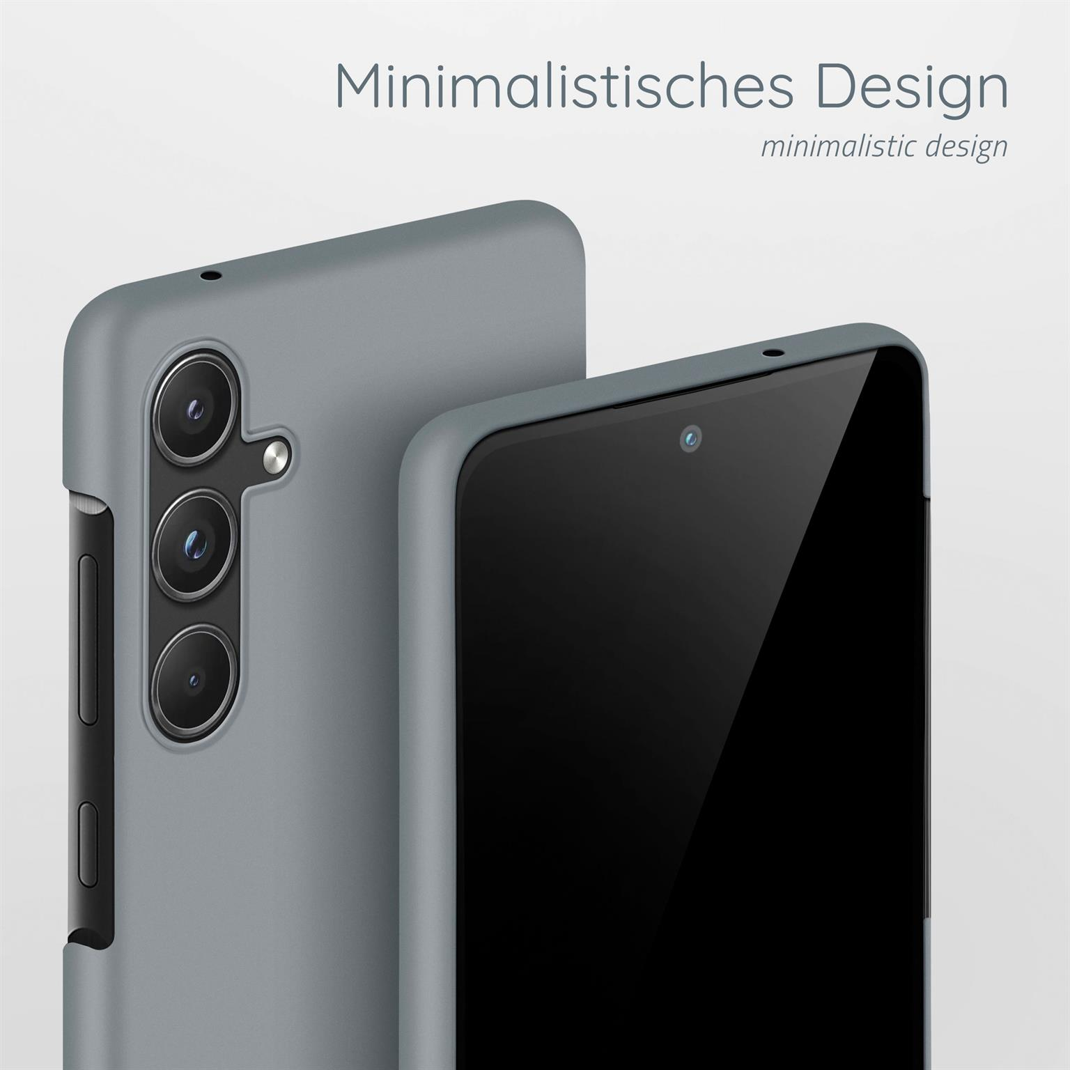 Zwei graue Smartphones, eines in einer Hülle, mit Kamera- und Bildschirmdetails.